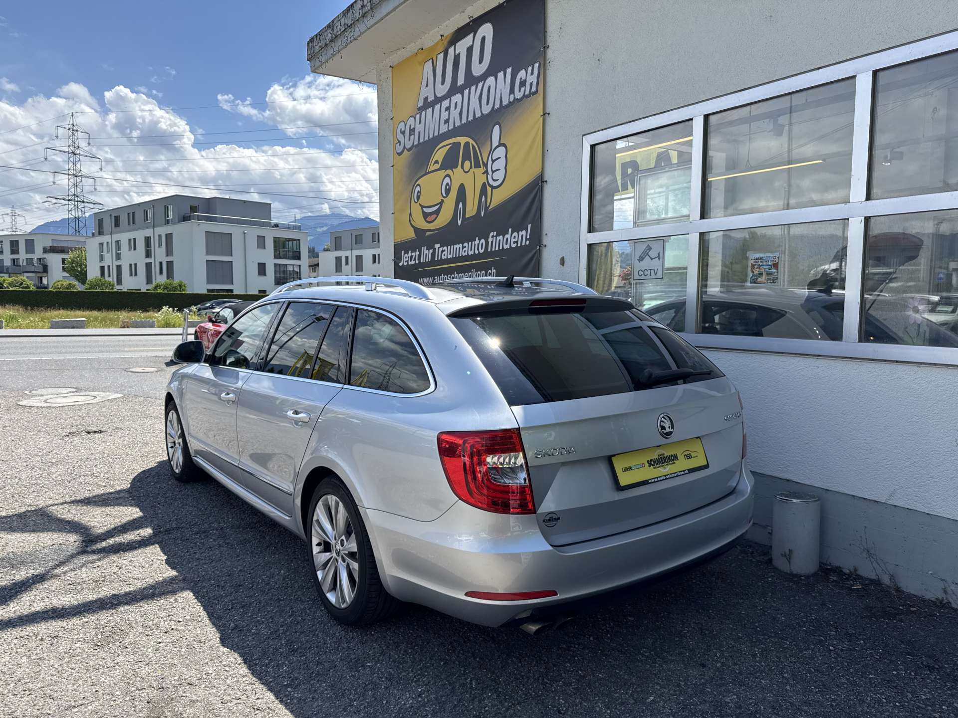SKODA Superb Combi 2.0 TDi Elegance-image-2