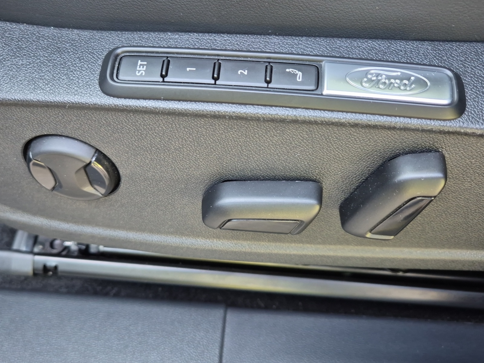 FORD FORD Explorer Elektro 79kWh Dual Extended Range Premium AWD, 340 PS-image-19