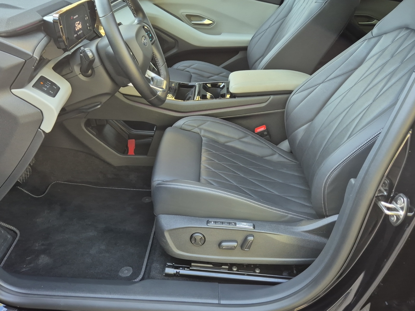 FORD FORD Explorer Elektro 79kWh Dual Extended Range Premium AWD, 340 PS-image-14