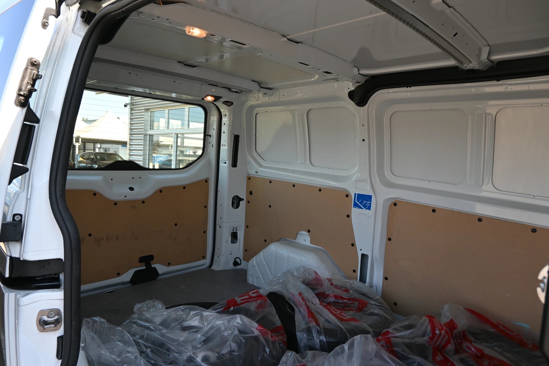 FORD Transit Custom Van 320 L1H1 Basis 3-Plätzer (CH Auto)-image-11