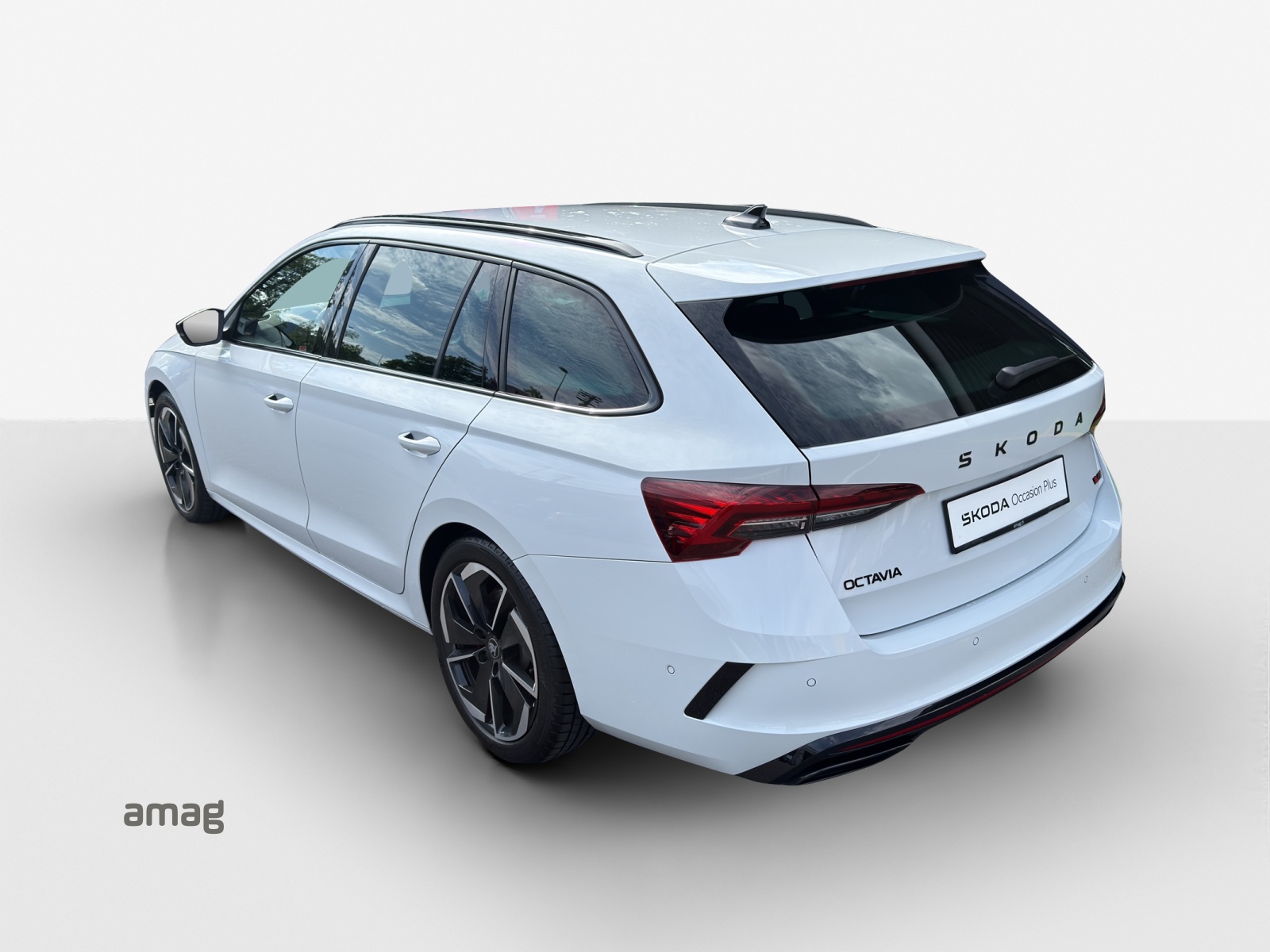 SKODA Octavia Combi 2.0 TSI DSG RS-showroom-element-2