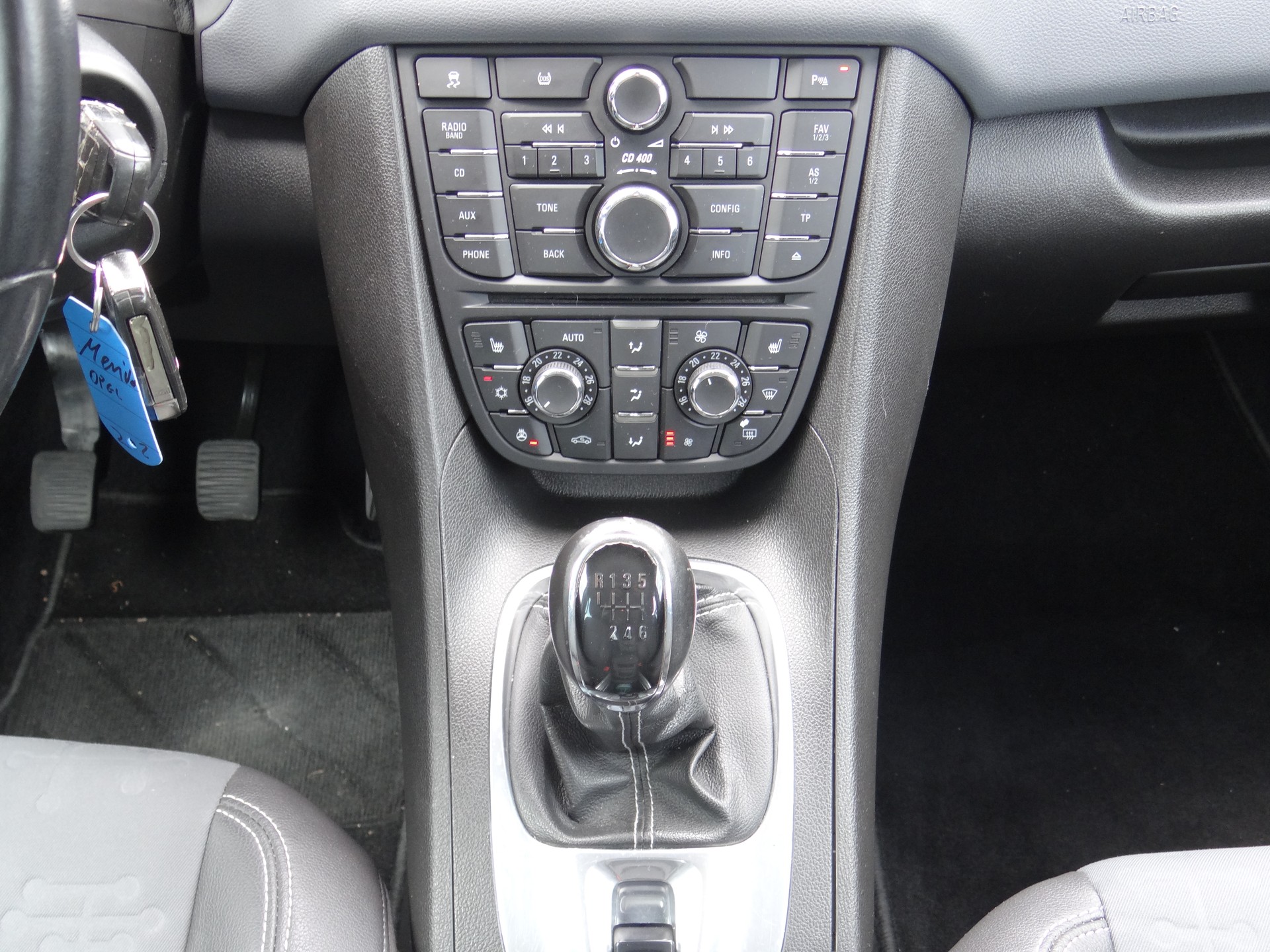 OPEL Meriva 1.4 Turbo Cosmo-image-15