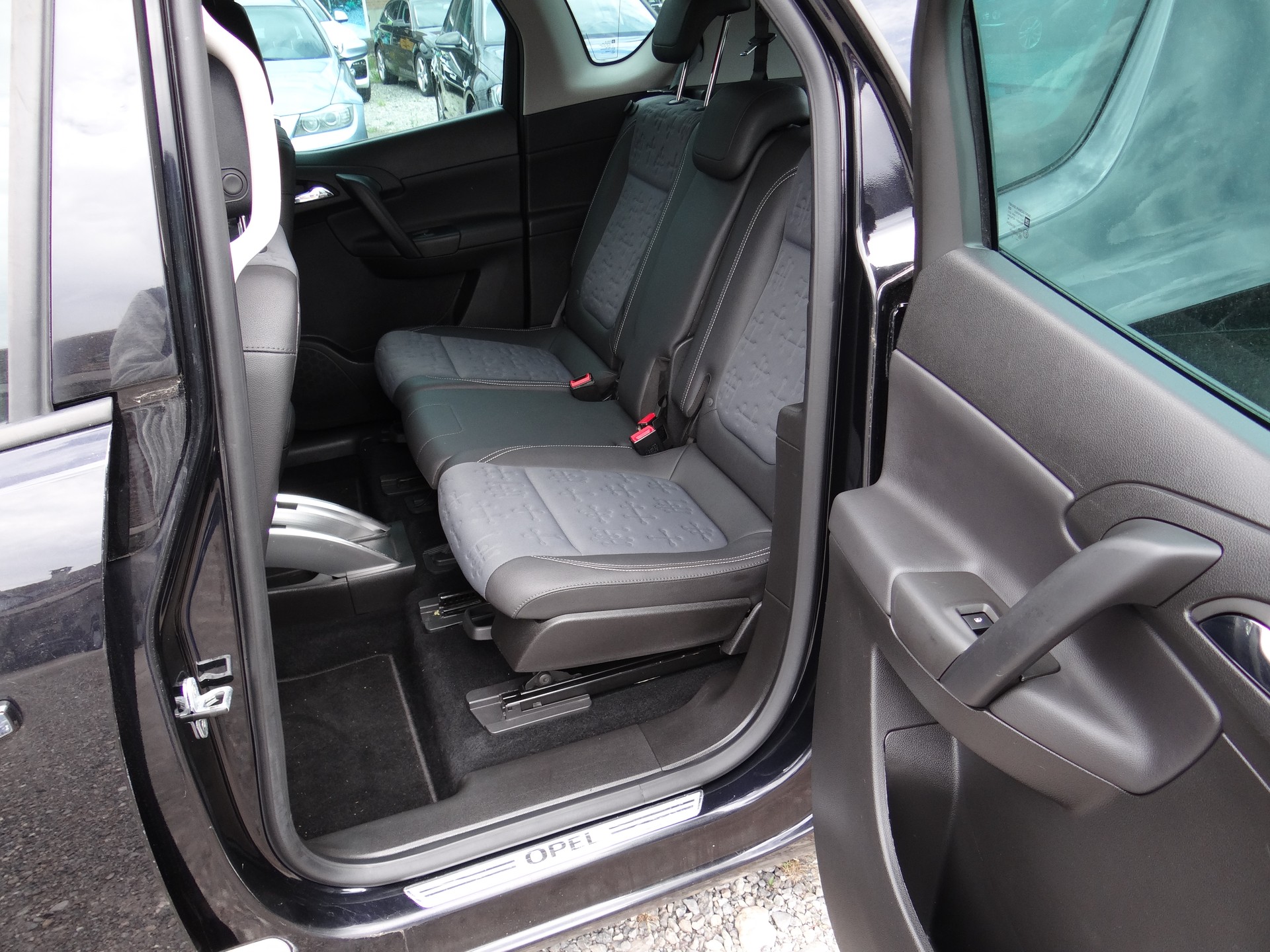 OPEL Meriva 1.4 Turbo Cosmo-image-10