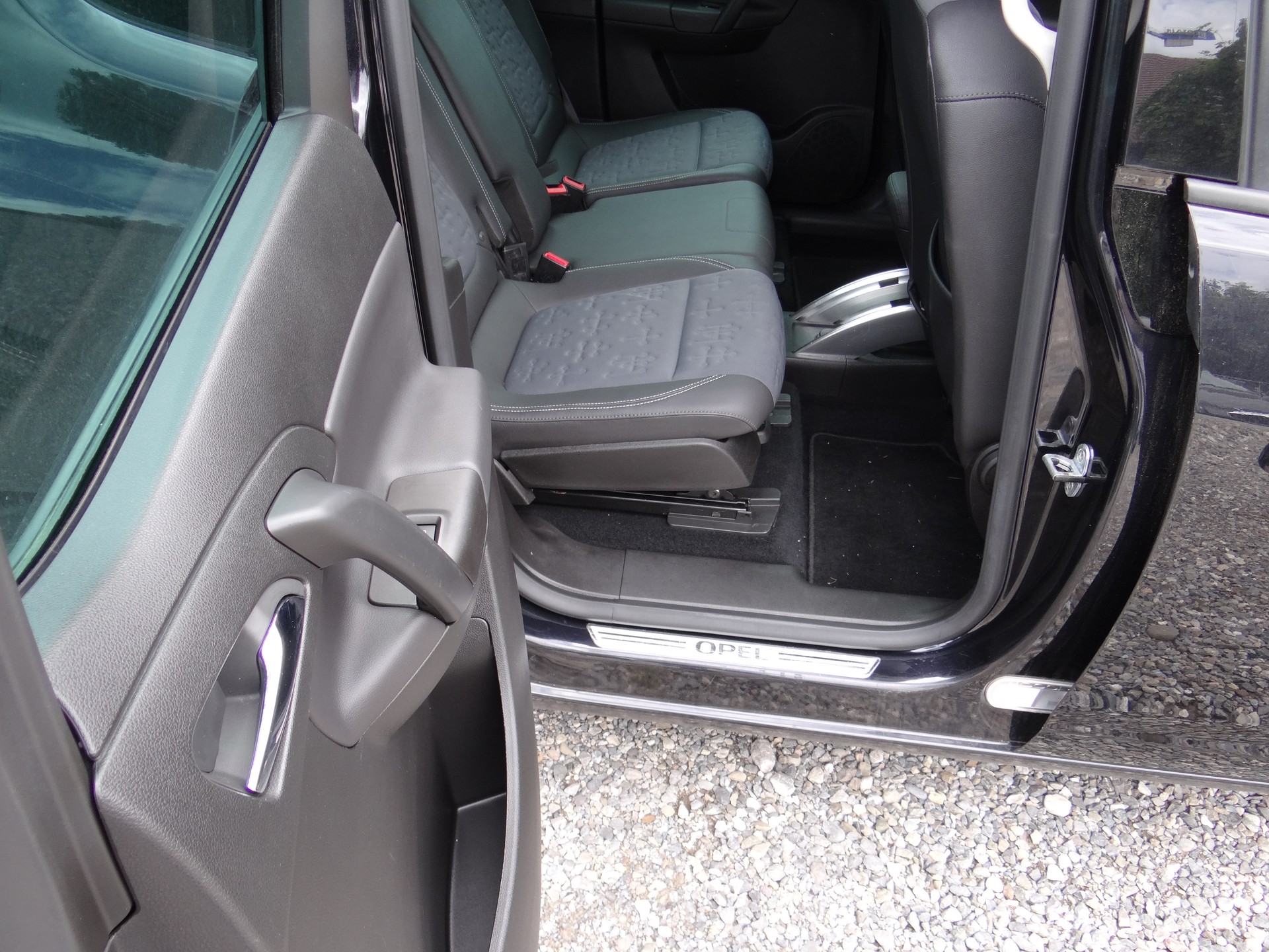 OPEL Meriva 1.4 Turbo Cosmo-image-11