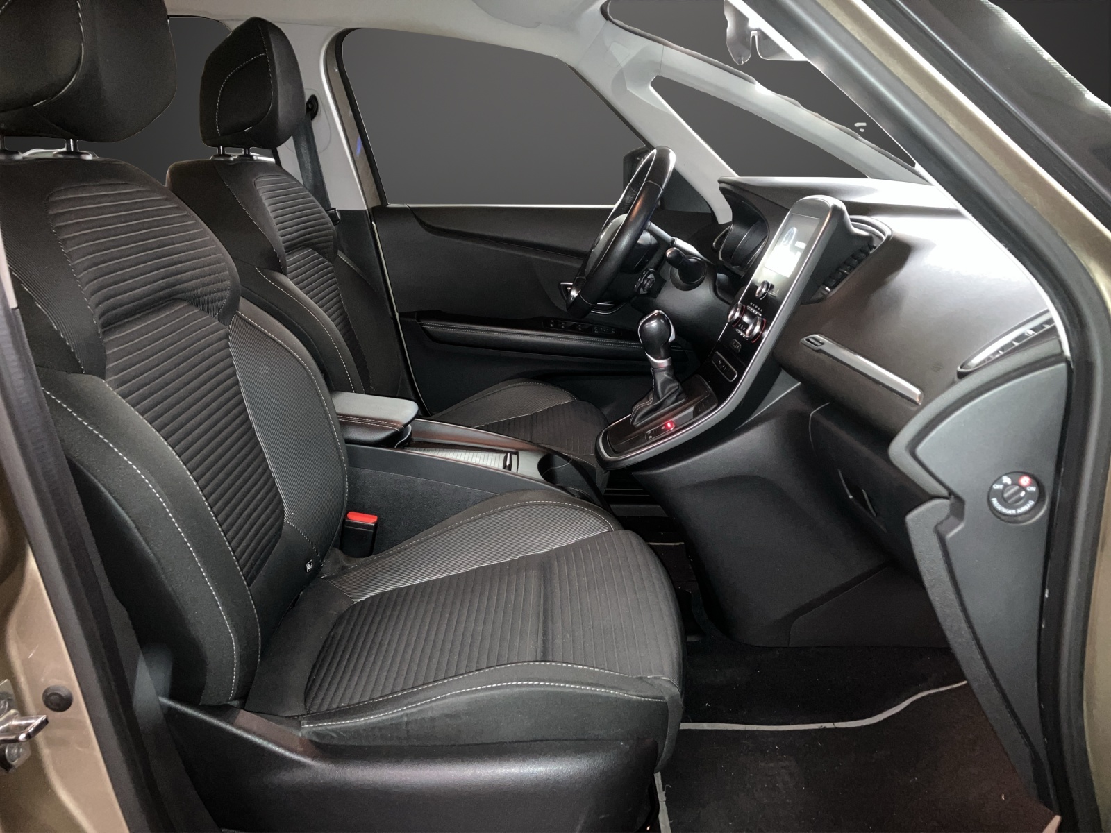 RENAULT Grand Scénic 1.5 dCi Zen EDC 7-PLÄTZER-image-9