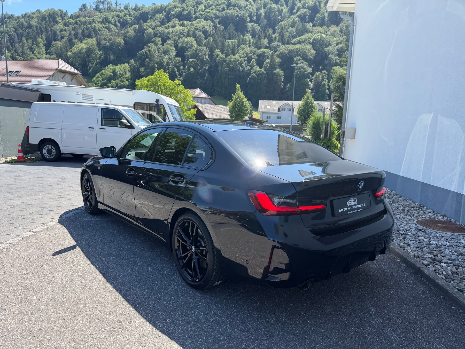 BMW 320d xDrive 48V Steptronic M Sport-image-13