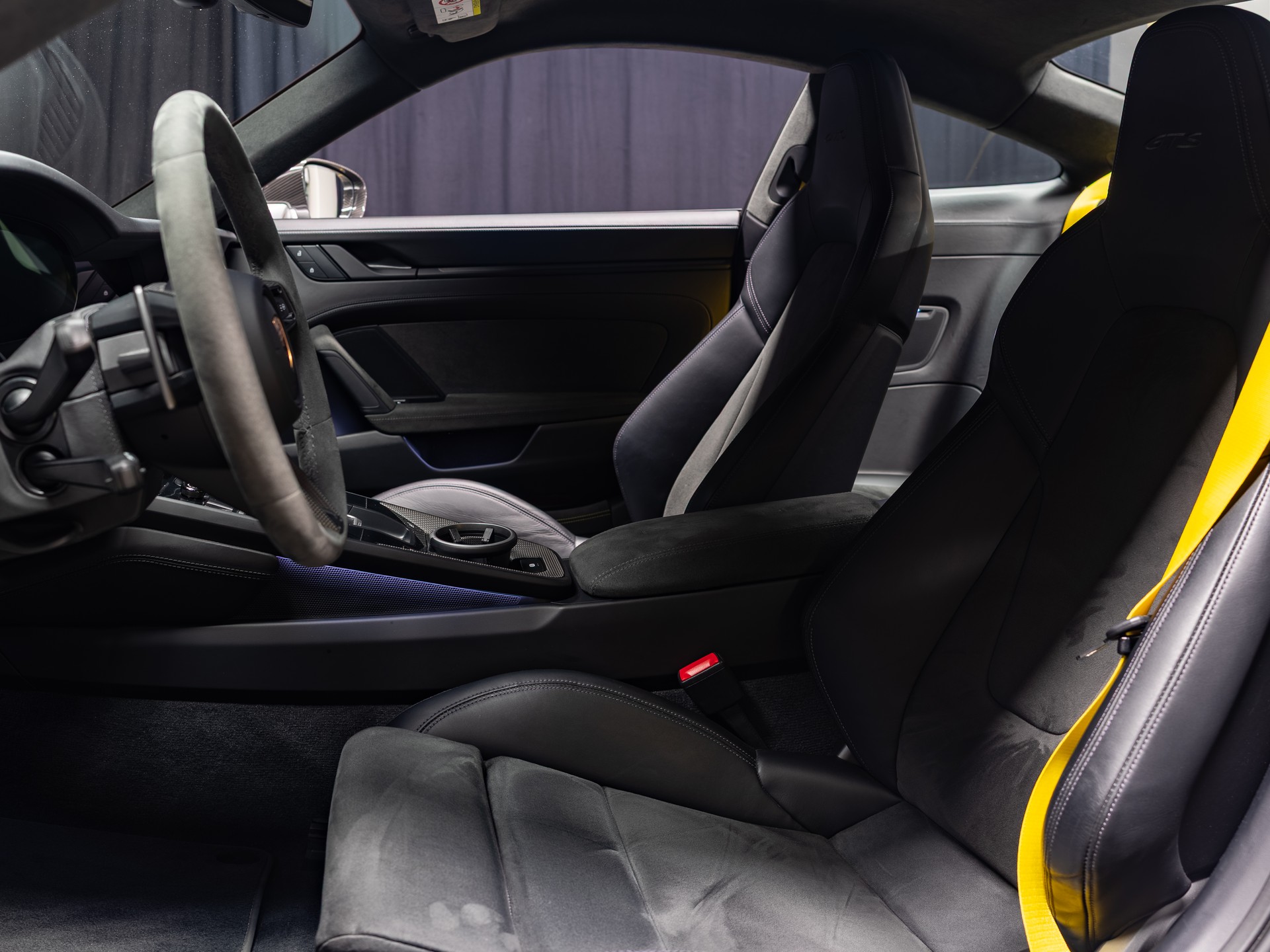 PORSCHE 911 Carrera 4 GTS PDK-image-7