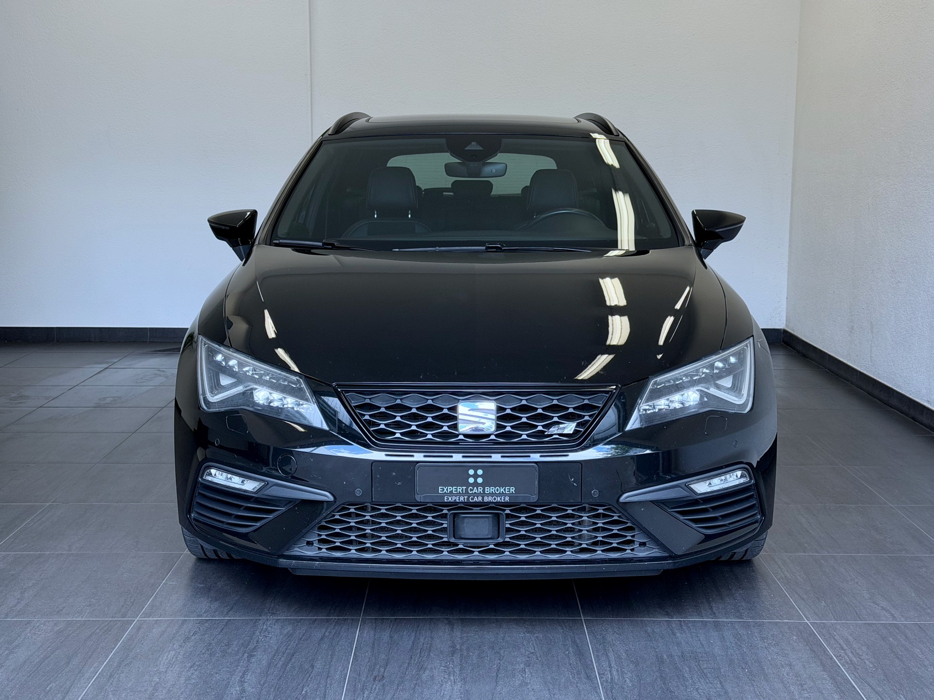 SEAT Leon ST 2.0 TSI Cupra 300 4 Drive DSG-showroom-element-3