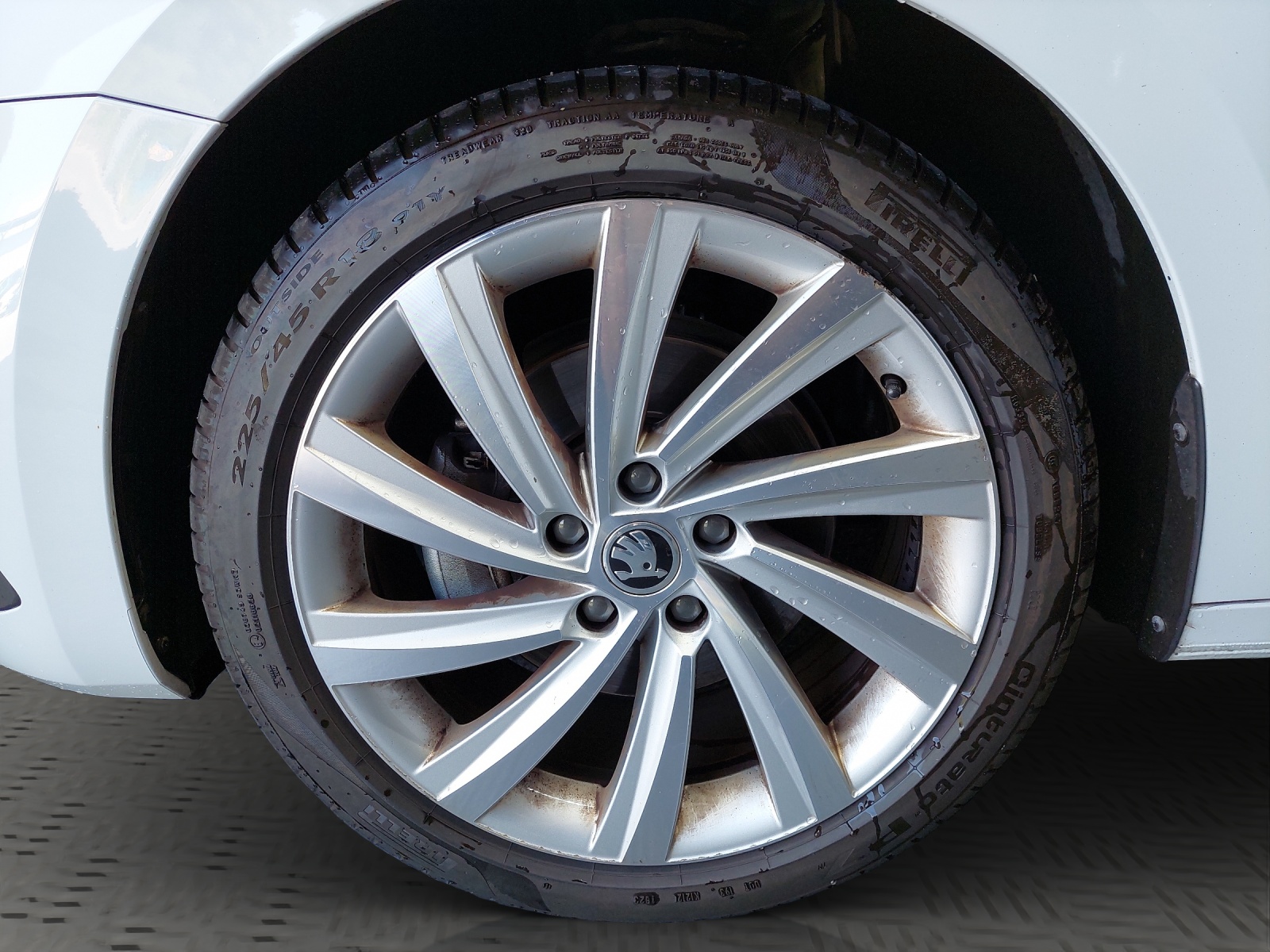 SKODA Octavia Combi 2.0 TDI DSG Style 4x4-image-12