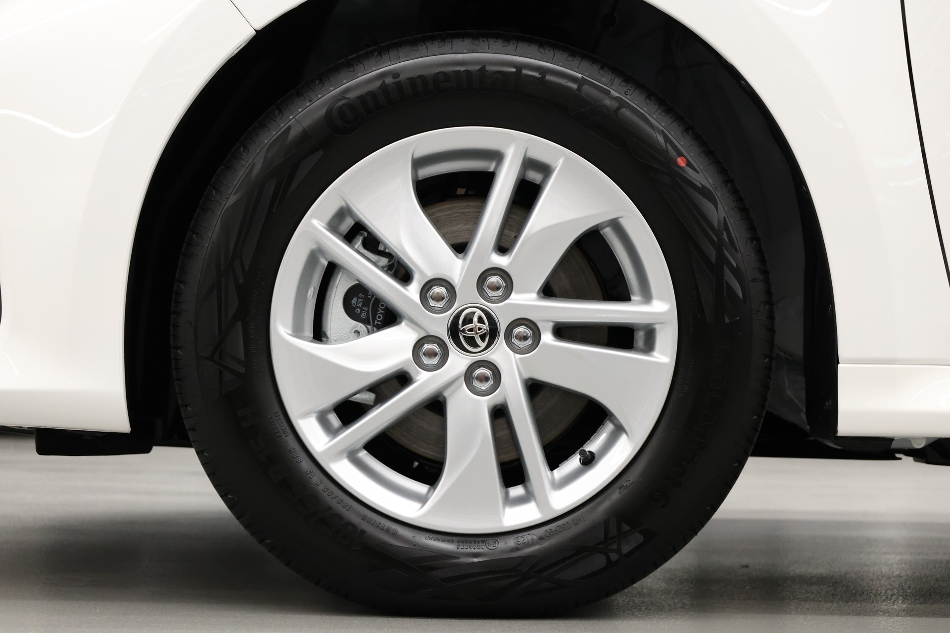 TOYOTA Yaris 1.5 Active Drive e-CVT-image-13