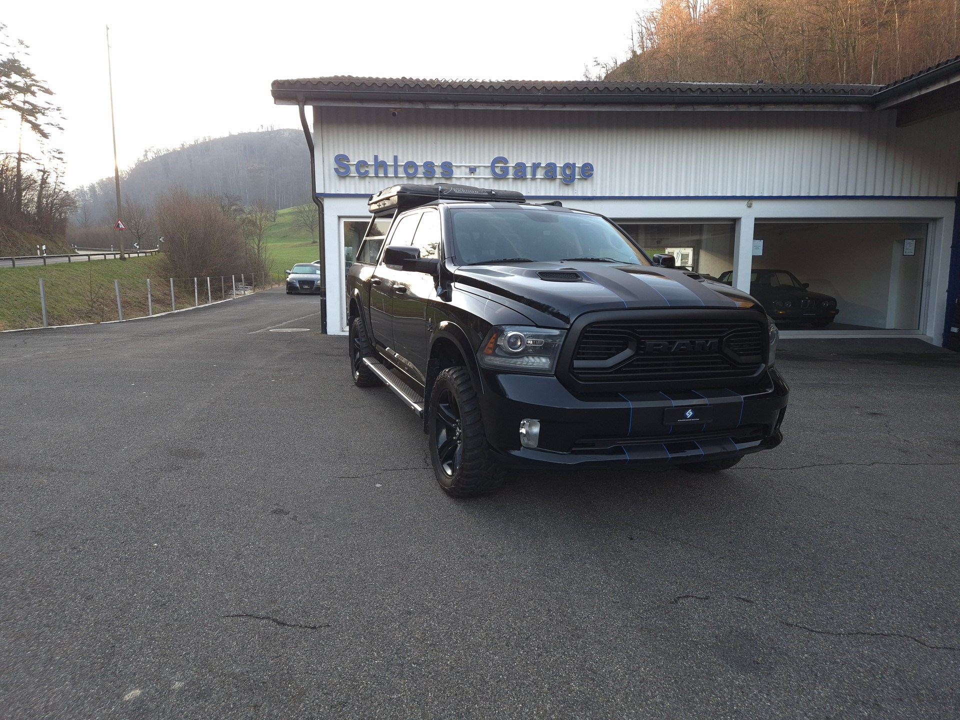 DODGE Ram Sport 5.7L V8-showroom-element-1