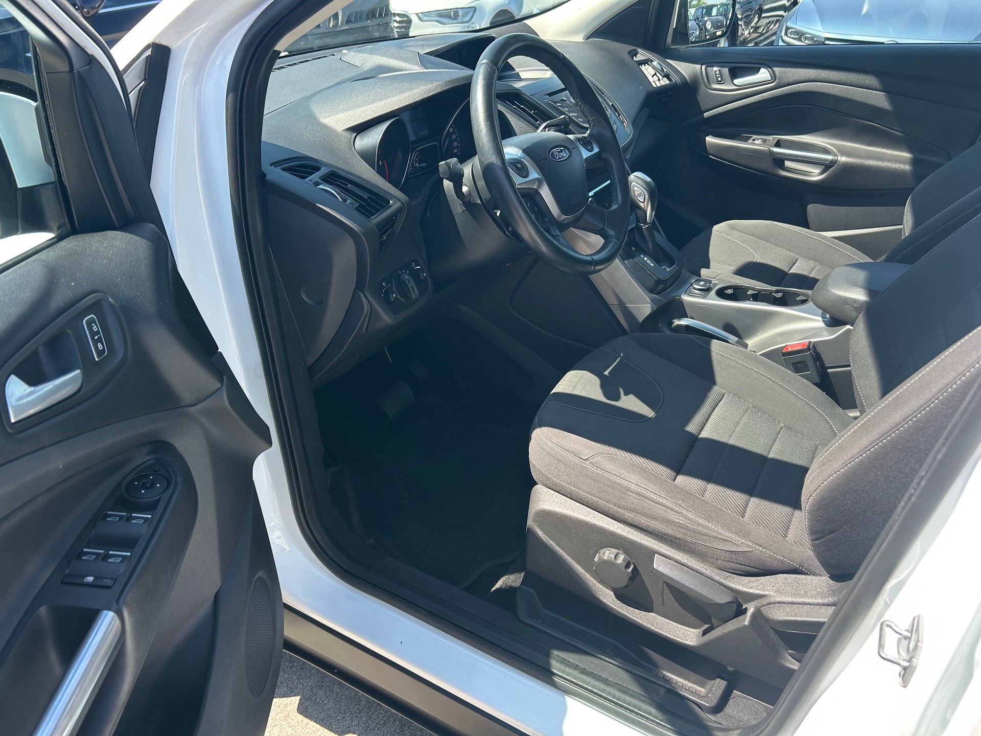 FORD Kuga 2.0 TDCi Carving 4WD PowerShift-image-15