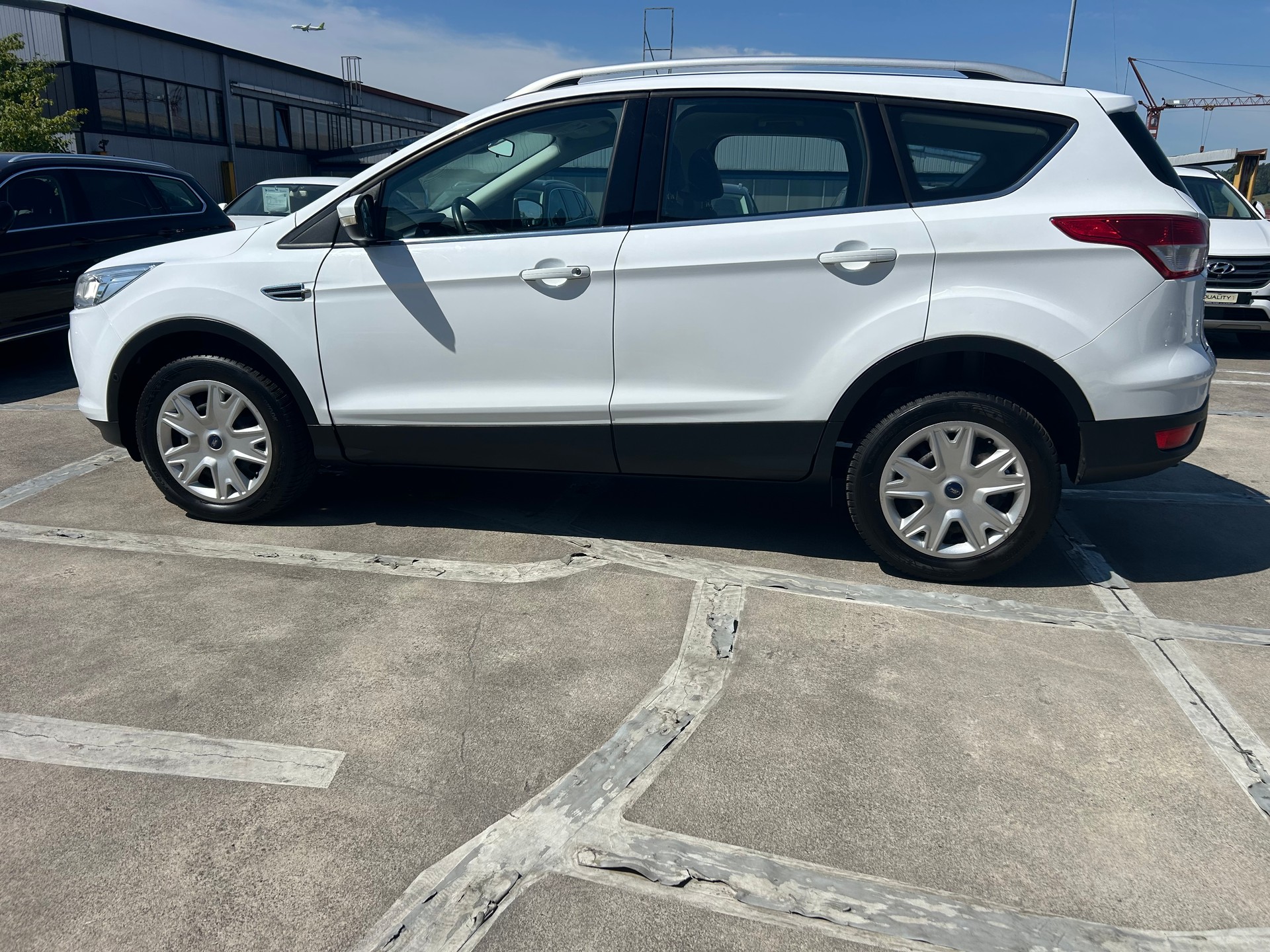 FORD Kuga 2.0 TDCi Carving 4WD PowerShift-showroom-element-1