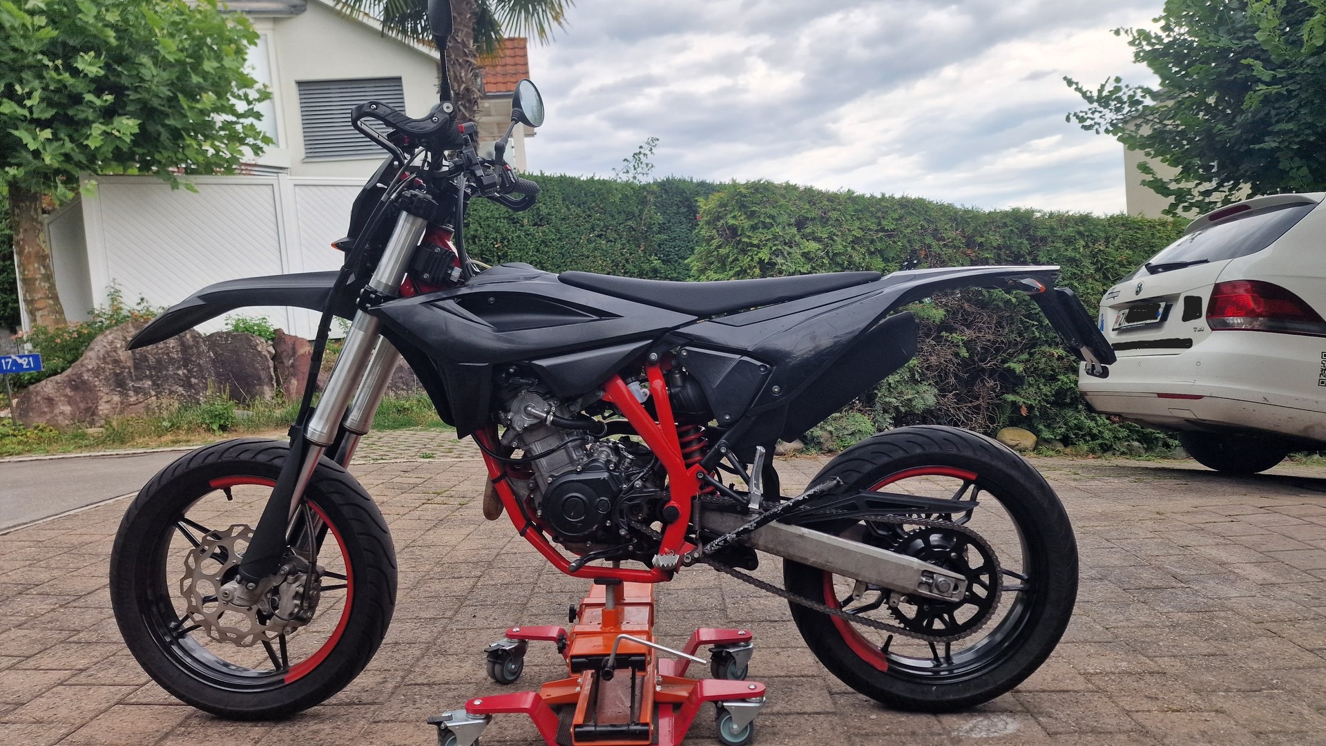 BETA RR 4T 125 LC Motard-image-1