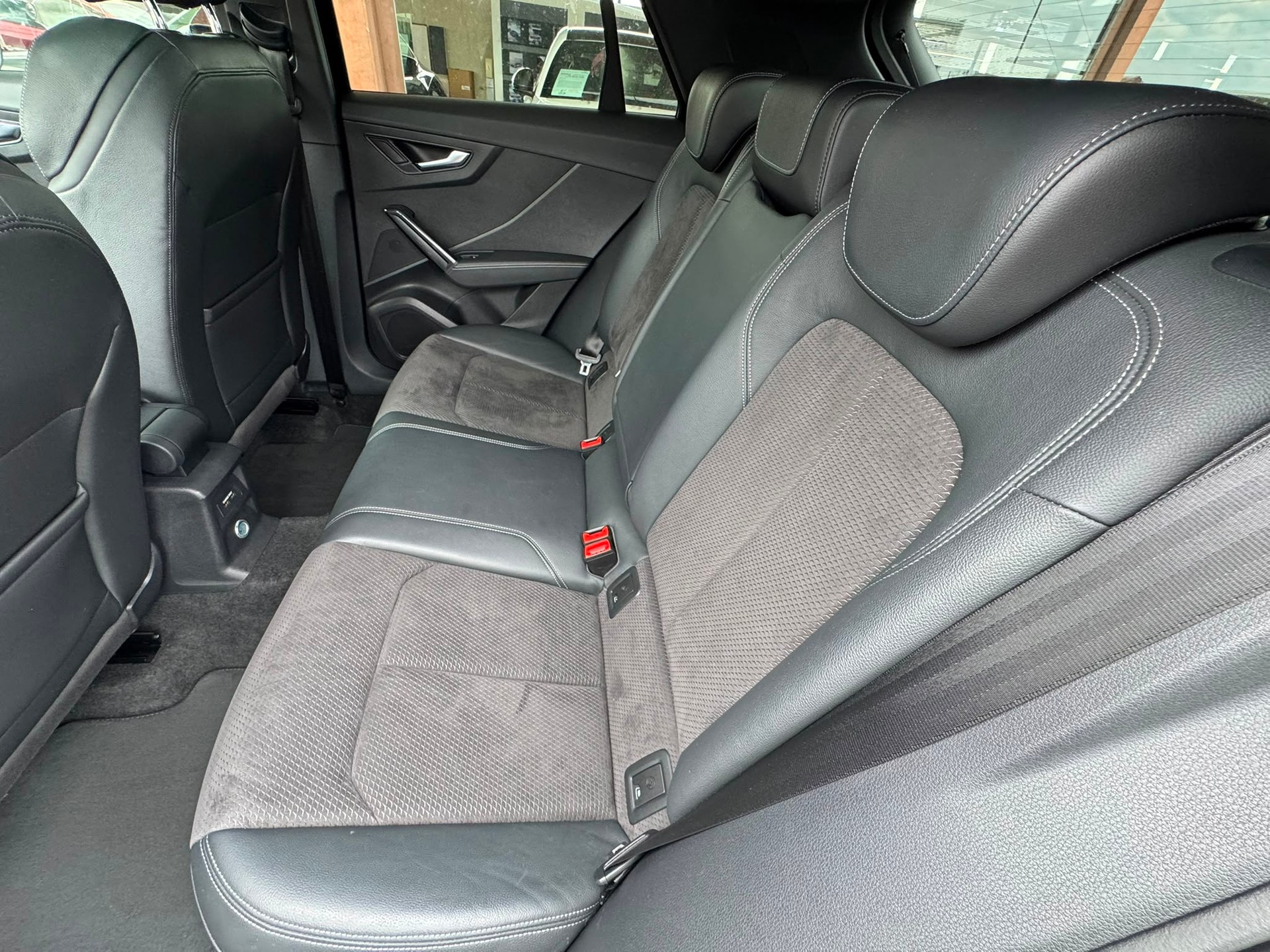 AUDI SQ2 TFSI quattro S-tronic-image-7