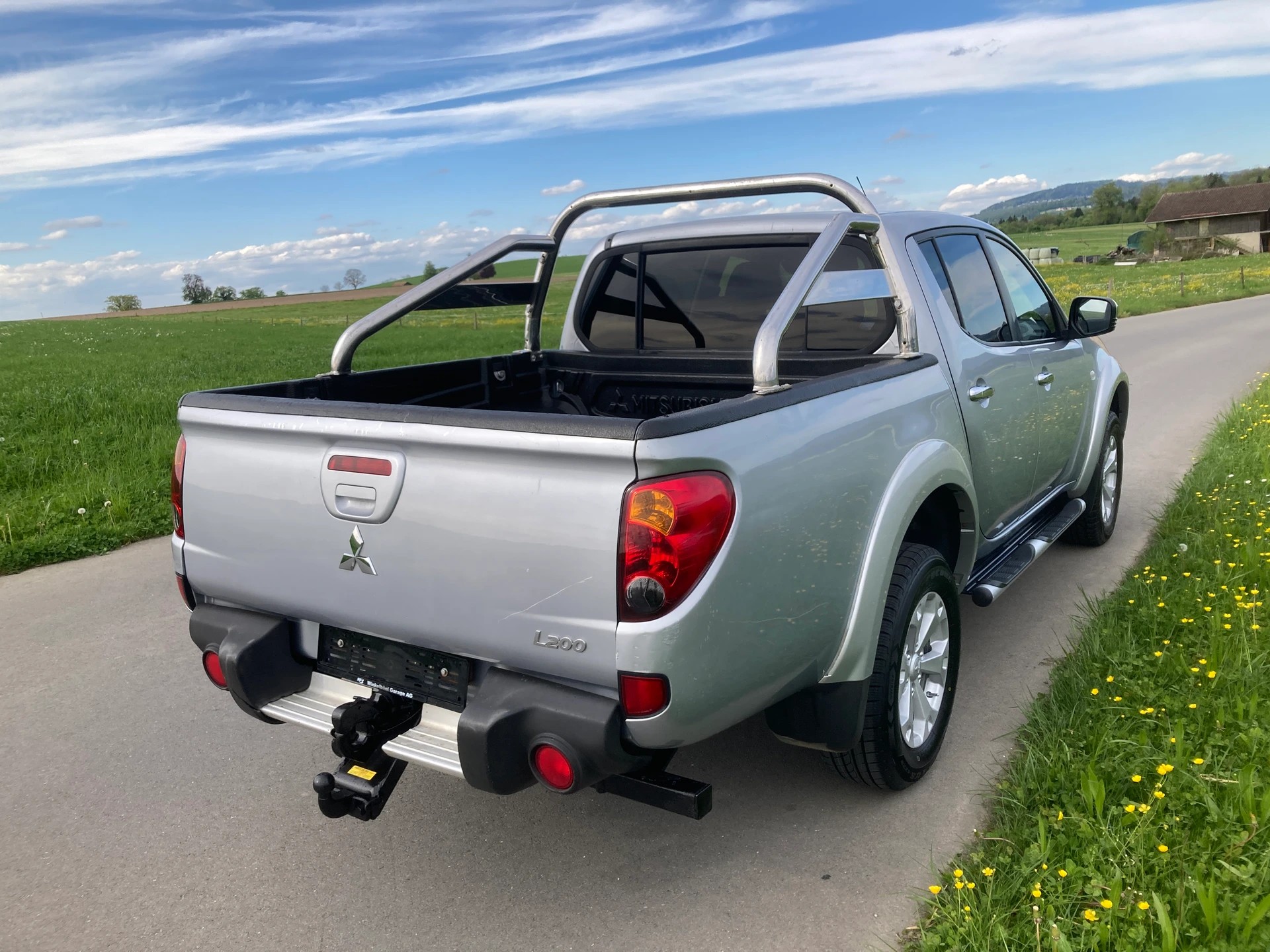 MITSUBISHI L 200 2.5 DID HP Jubilé 35 Double Cab mit Anhängerkupplung-image-2