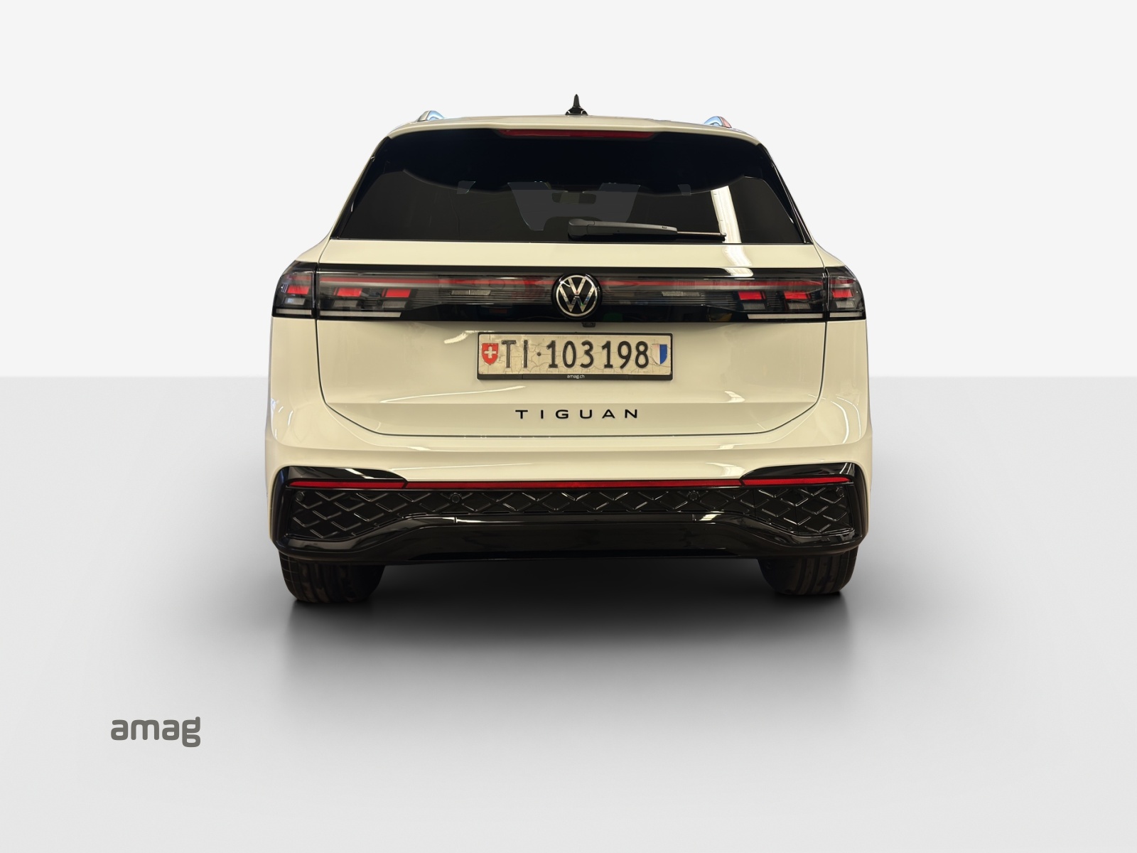 VW Tiguan 2.0 TSI DSG R-Line 4Motion-showroom-element-3