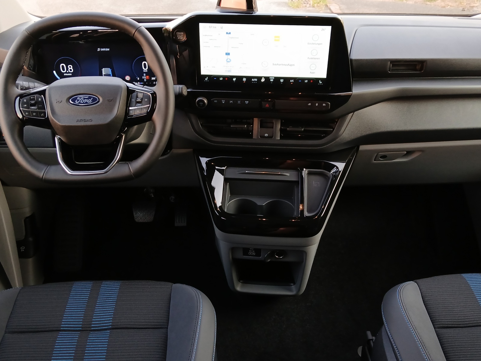FORD Tourneo Custom Bus 320 L1 2.0 EcoBlue 170 Sport 4x4-image-7