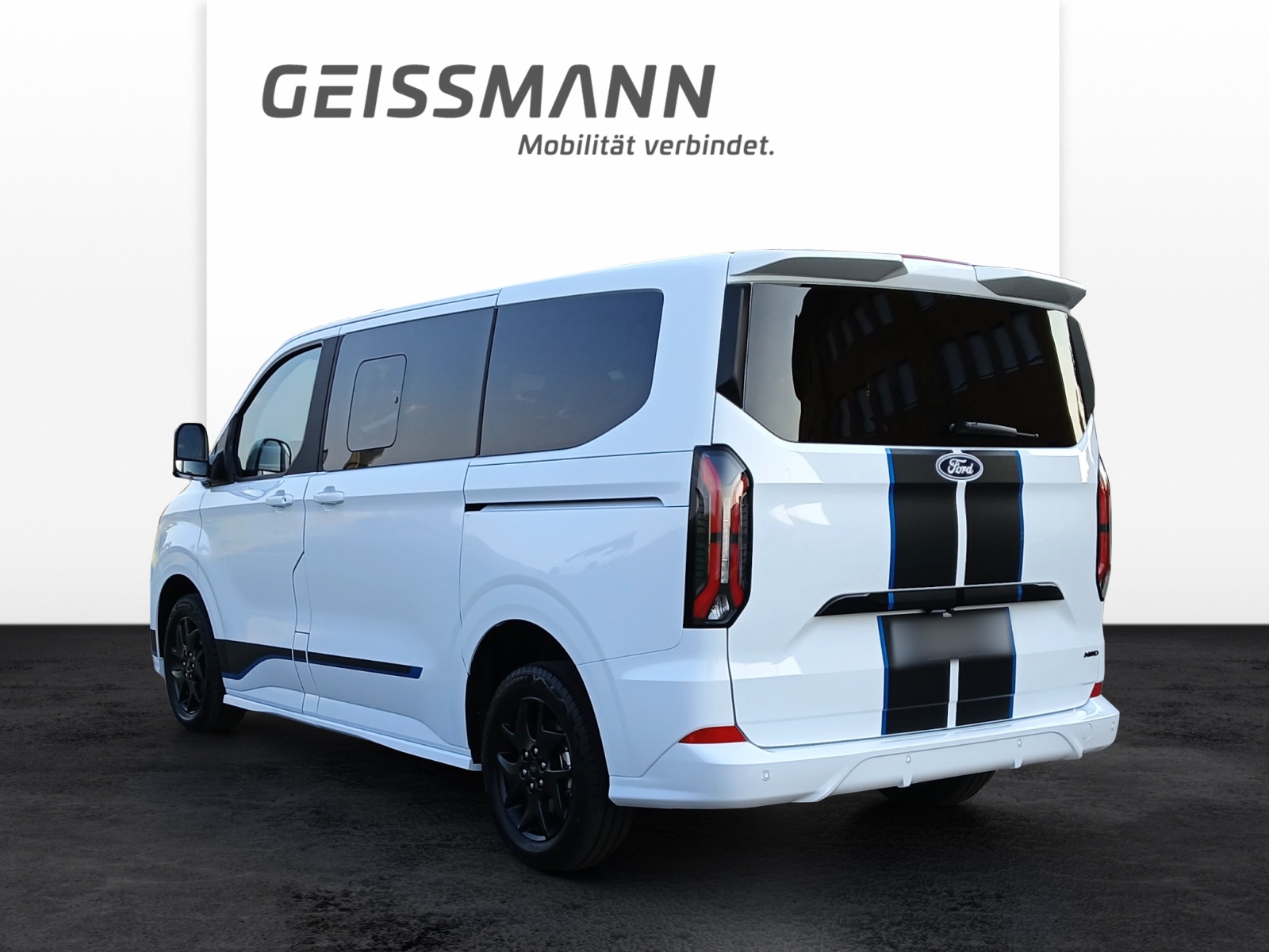 FORD Tourneo Custom Bus 320 L1 2.0 EcoBlue 170 Sport 4x4-showroom-element-2