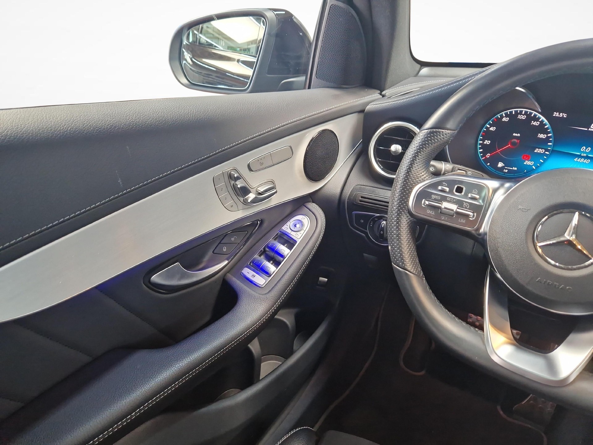 MERCEDES-BENZ GLC 220 d 4MATIC AMG Line-image-7