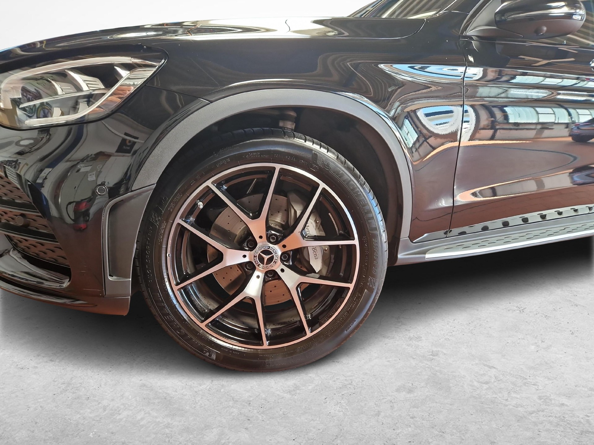 MERCEDES-BENZ GLC 220 d 4MATIC AMG Line-image-11