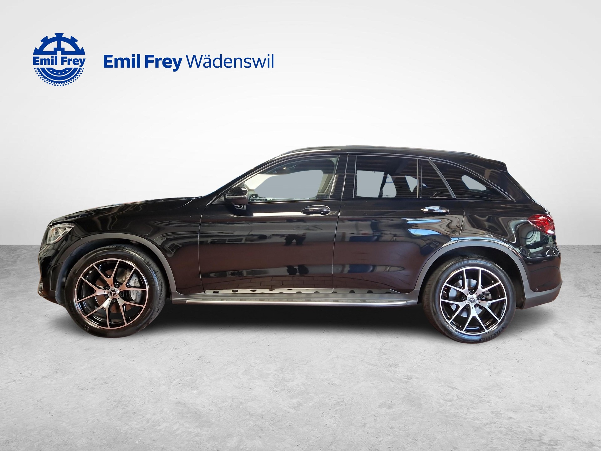 MERCEDES-BENZ GLC 220 d 4MATIC AMG Line-showroom-element-1
