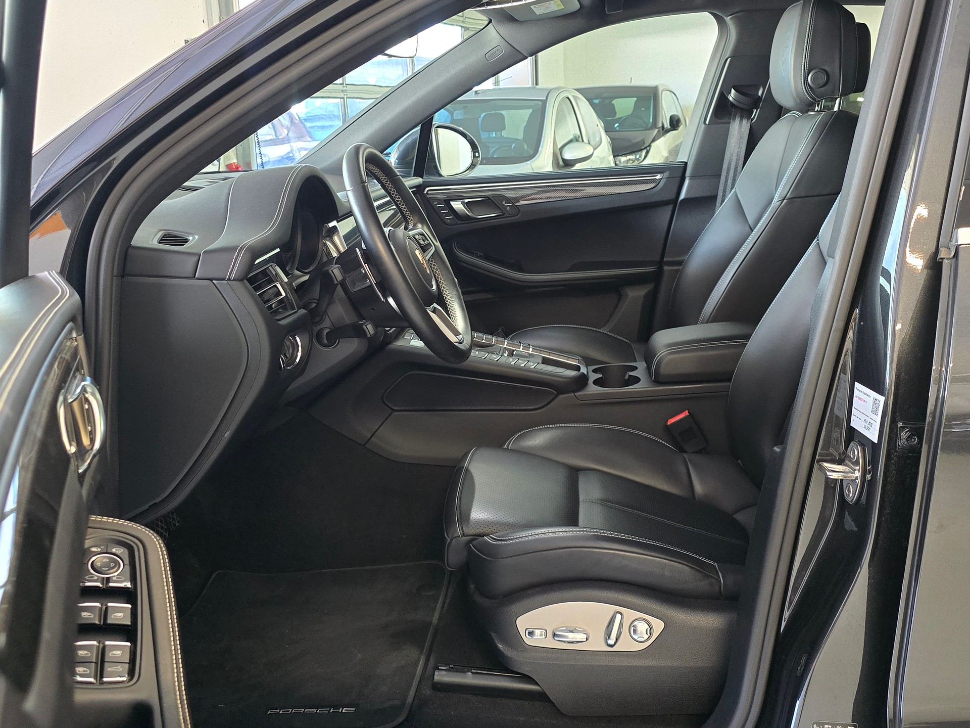 PORSCHE Macan S PDK-image-9
