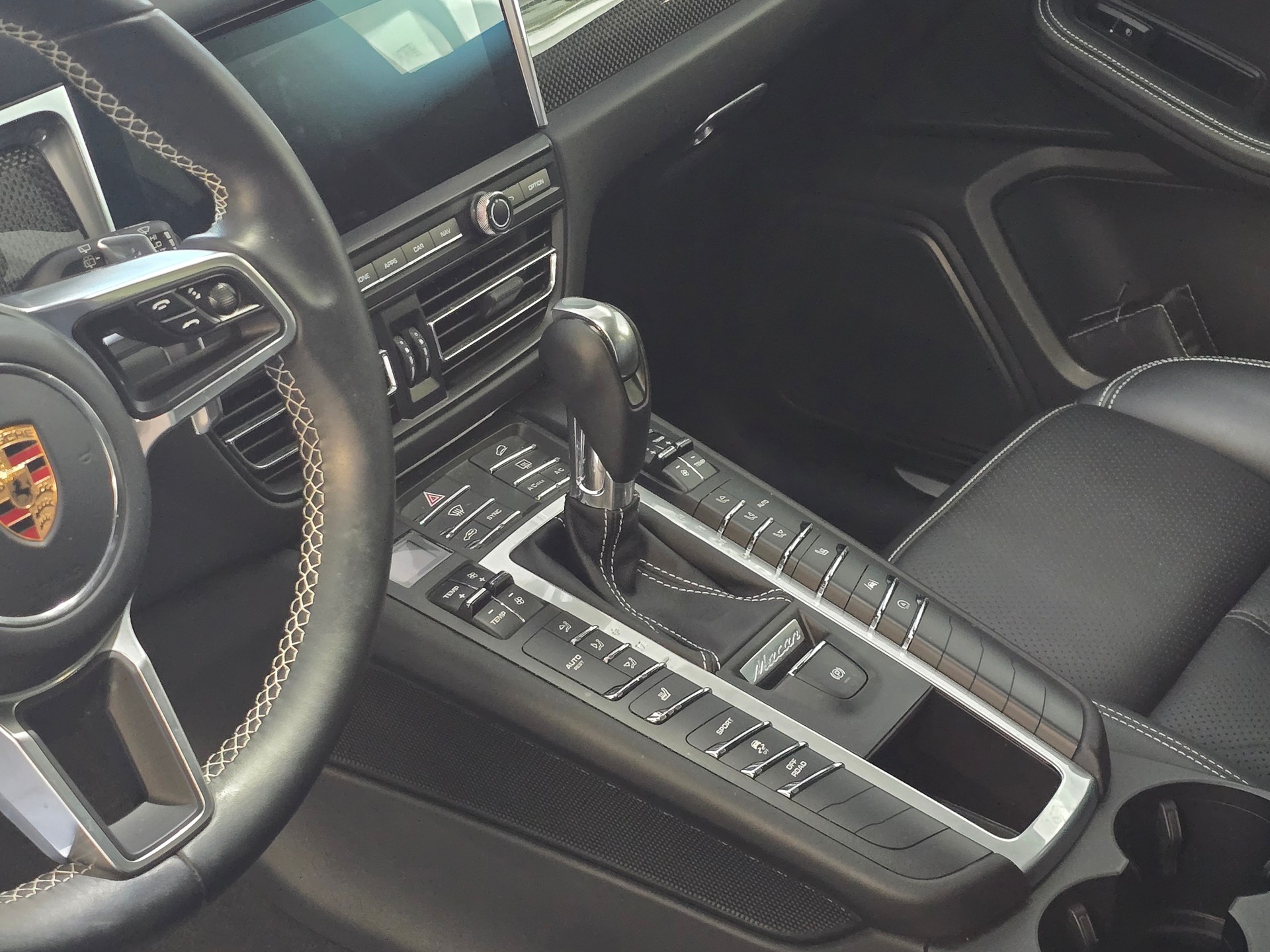 PORSCHE Macan S PDK-image-12