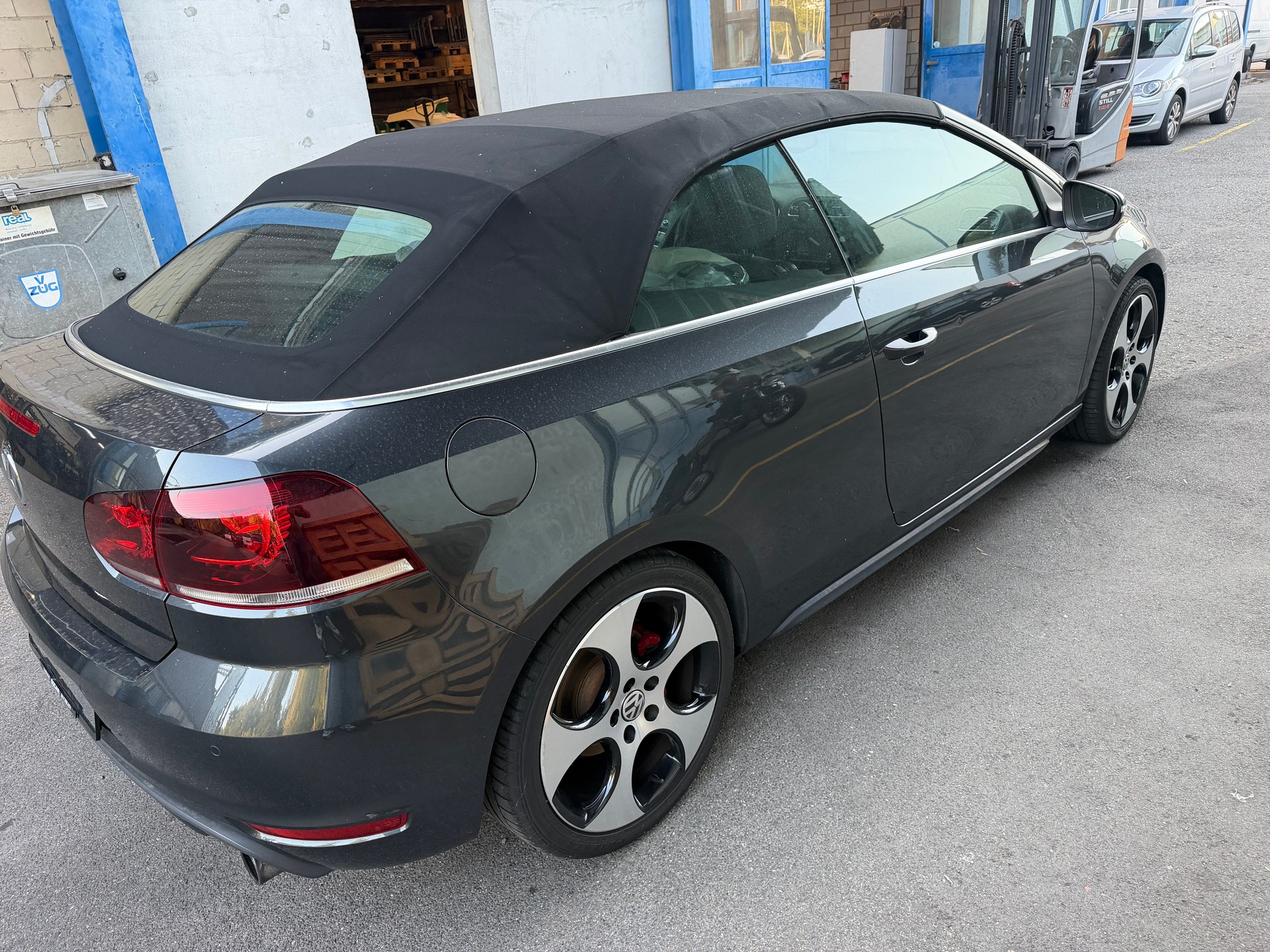 VW Golf Cabrio 2.0 TSI GTI DSG-image-2