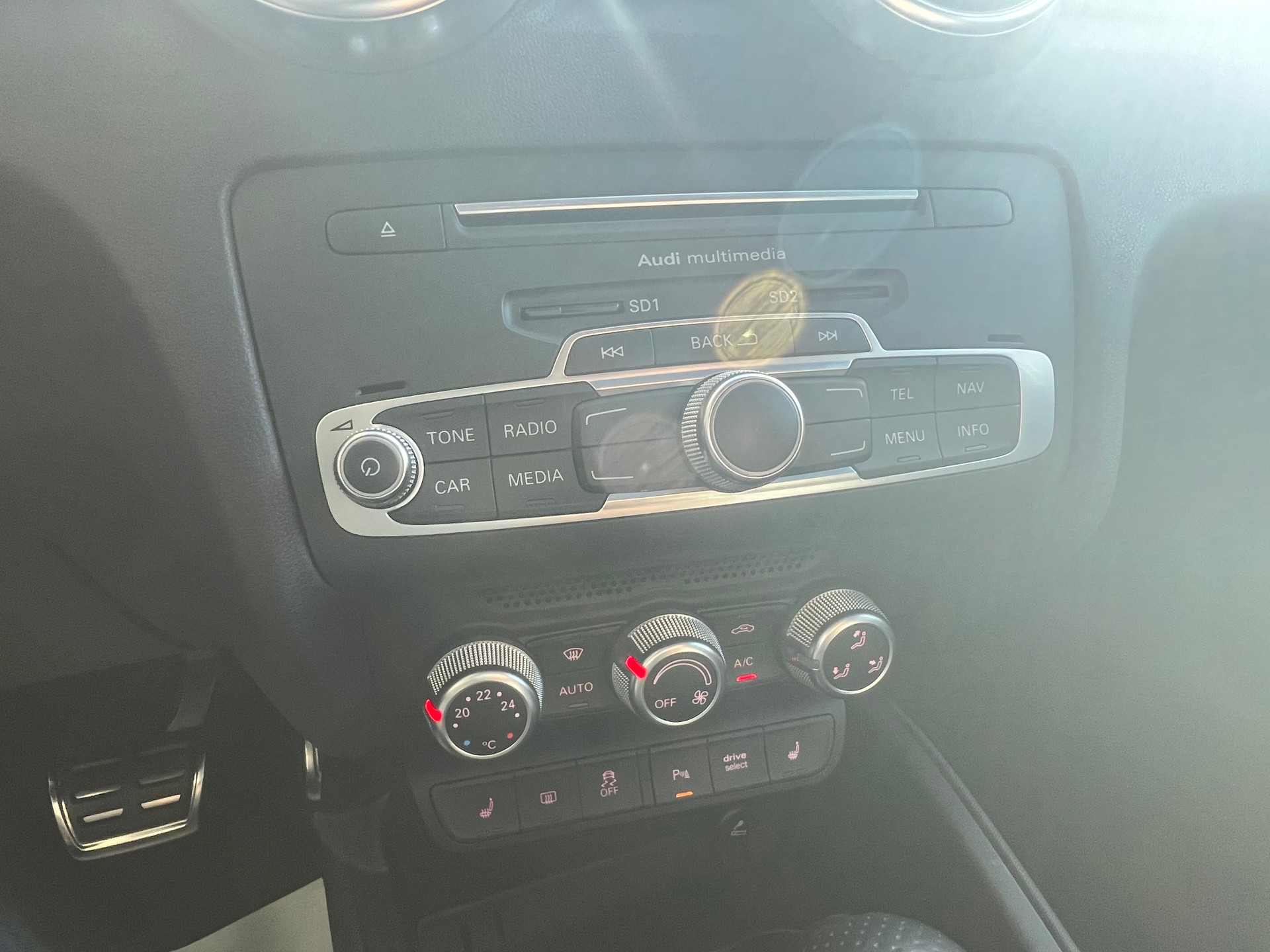 AUDI A1 Sportback 1.8 TFSI Sport S-Tronic * S-Line *-image-15