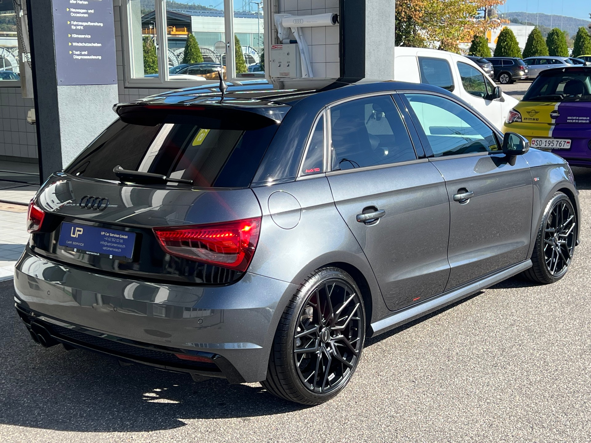 AUDI A1 Sportback 1.8 TFSI Sport S-Tronic * S-Line *-image-4