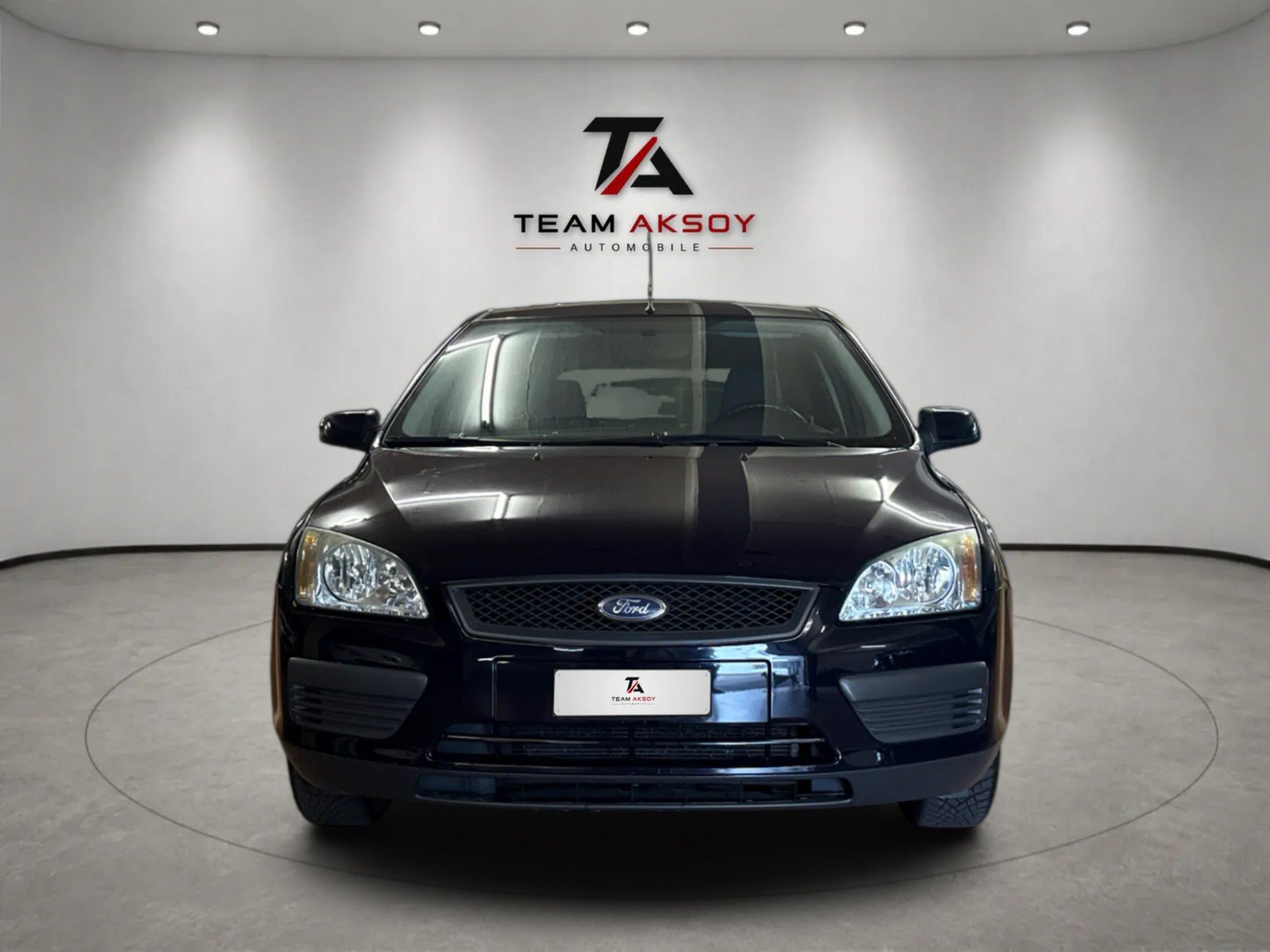 FORD Focus 1.6i VCT Titanium-showroom-element-1