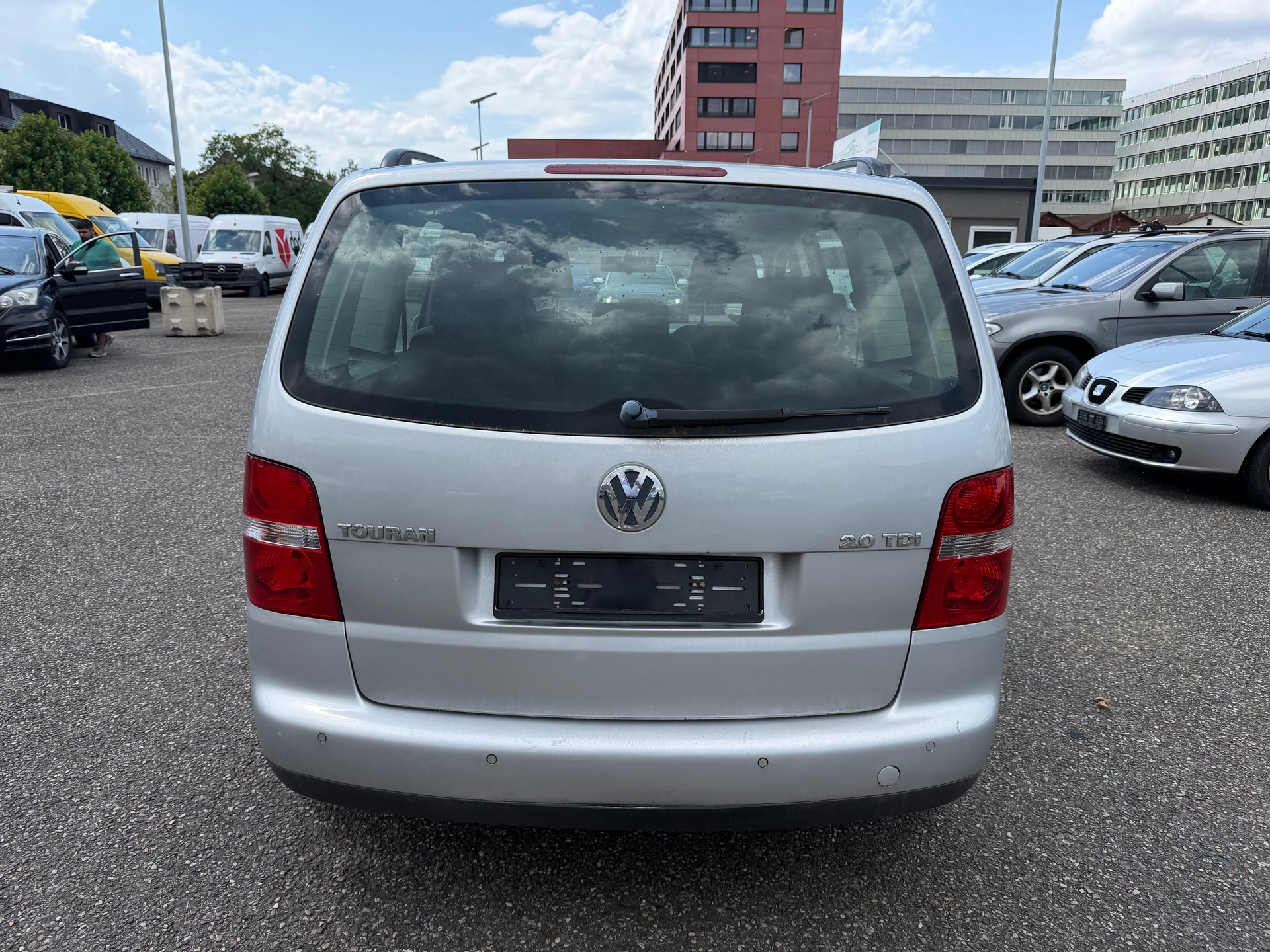 VW Touran 2.0 TDI Trendline-showroom-element-3