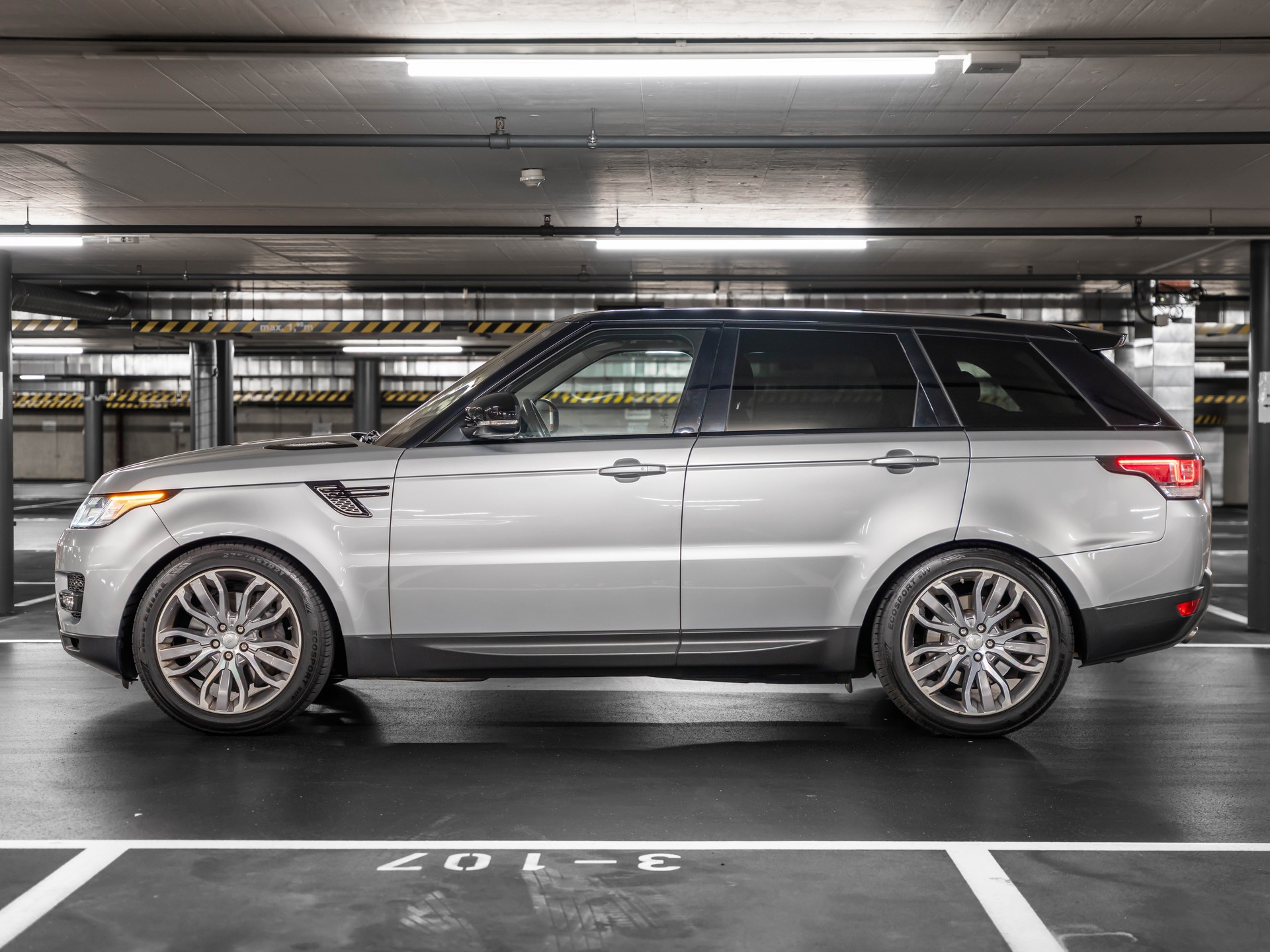 LAND ROVER Range Rover Sport 3.0 SDV6 HSE Dynamic Automatic-image-4