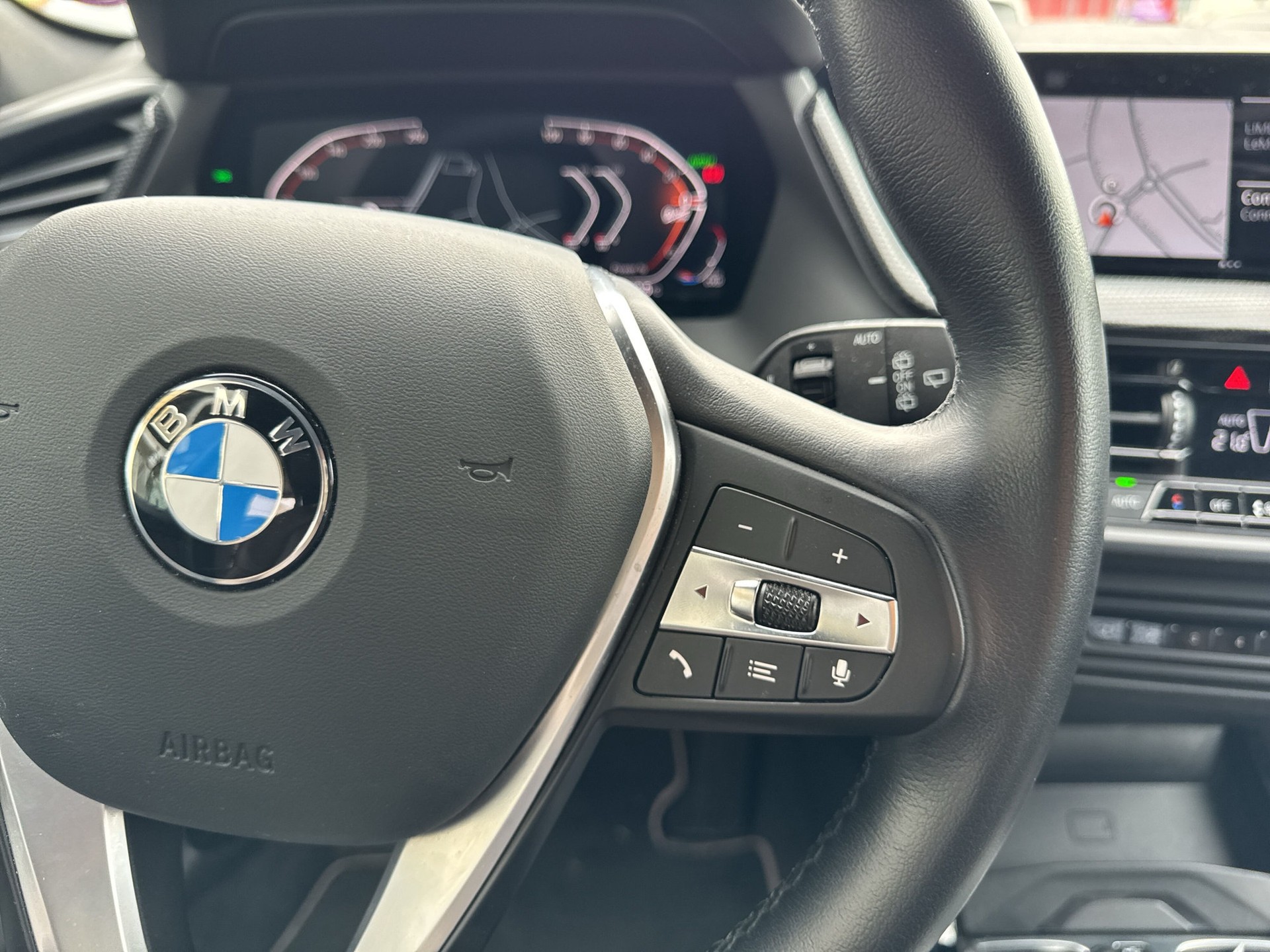 BMW 120i Sport Line Steptronic-image-14