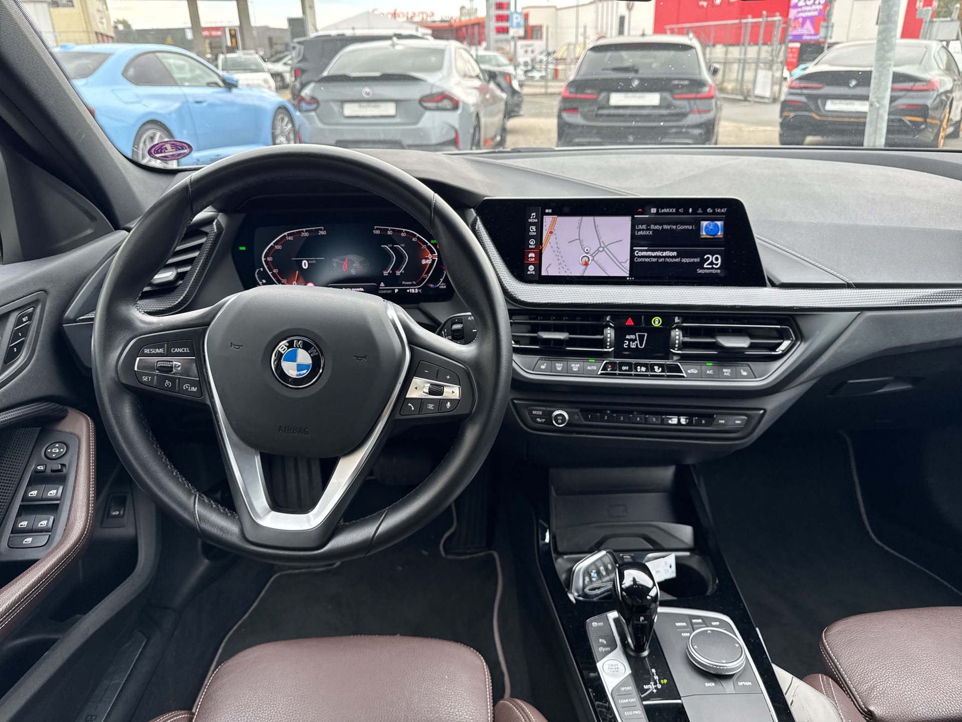 BMW 120i Sport Line Steptronic-image-11
