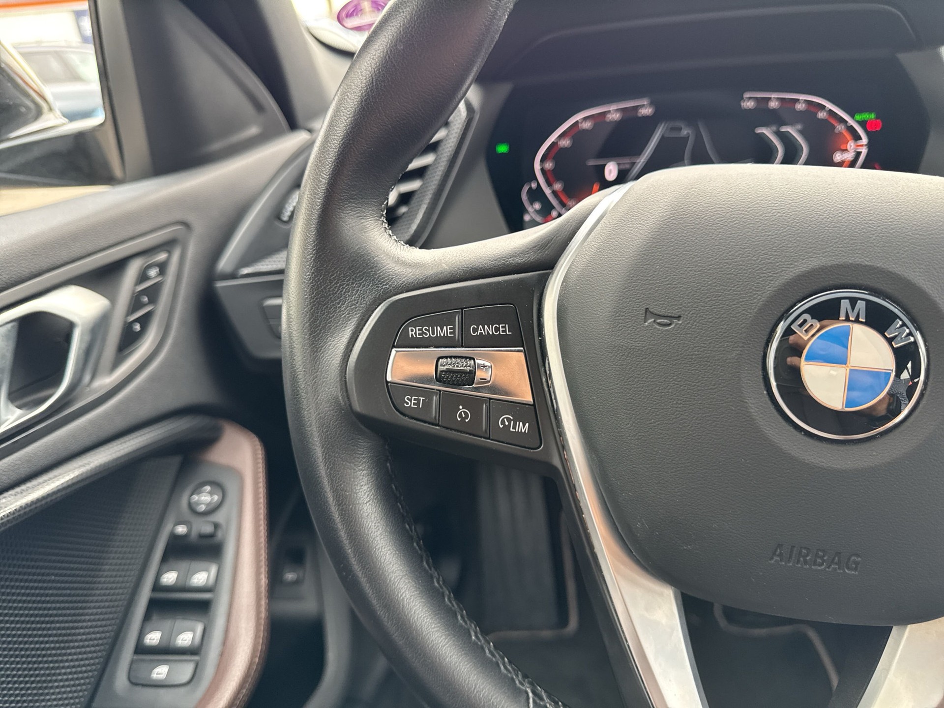 BMW 120i Sport Line Steptronic-image-13
