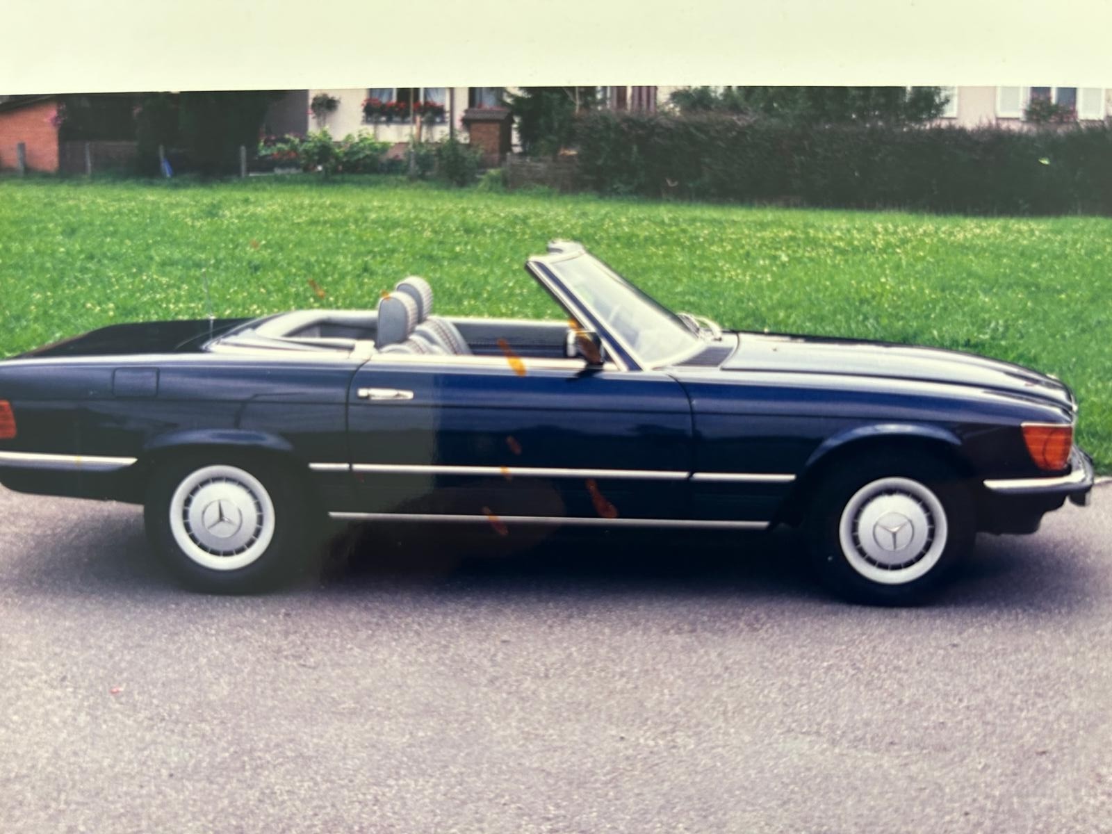 MERCEDES-BENZ R107-image-3