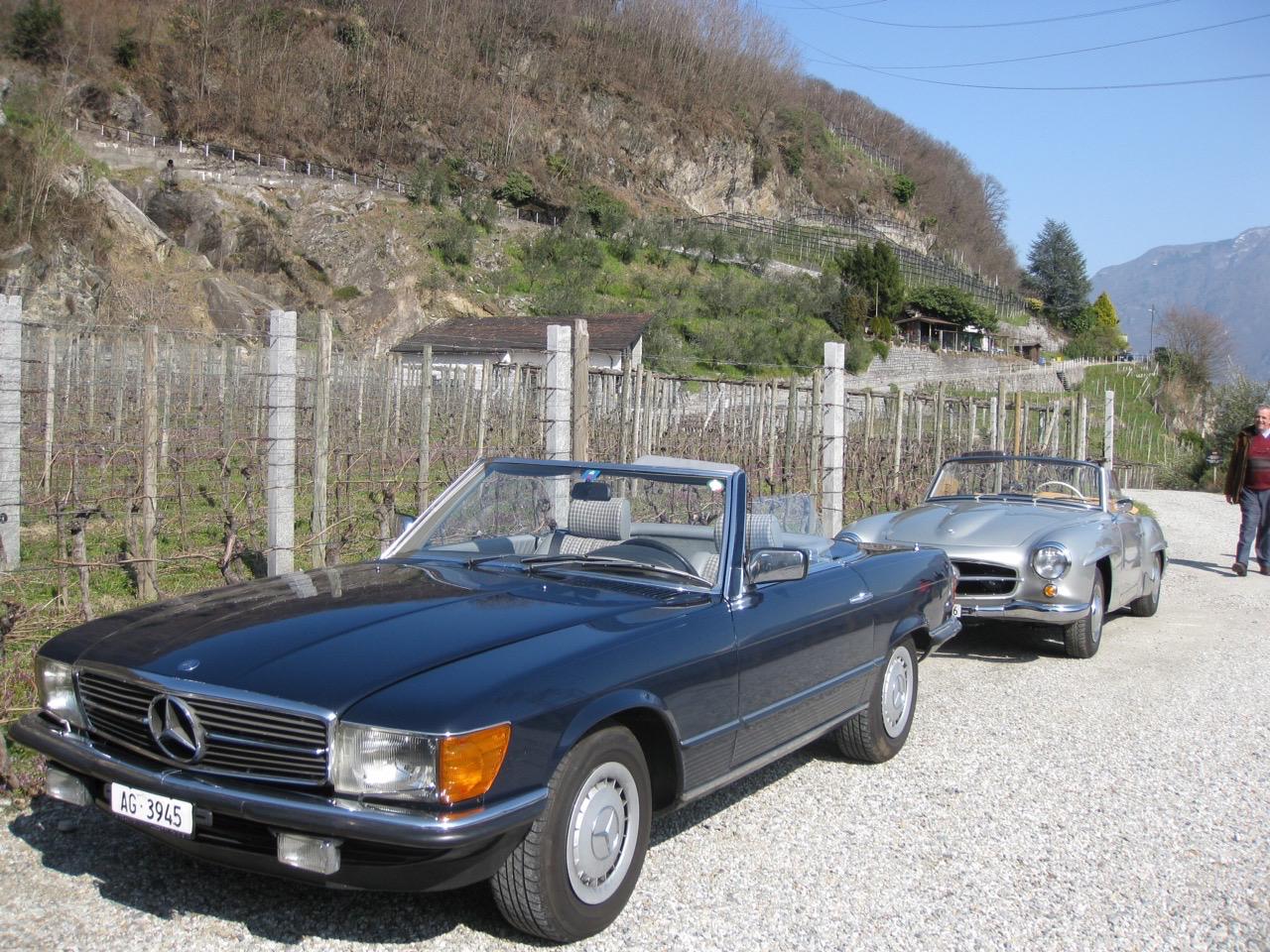 MERCEDES-BENZ R107