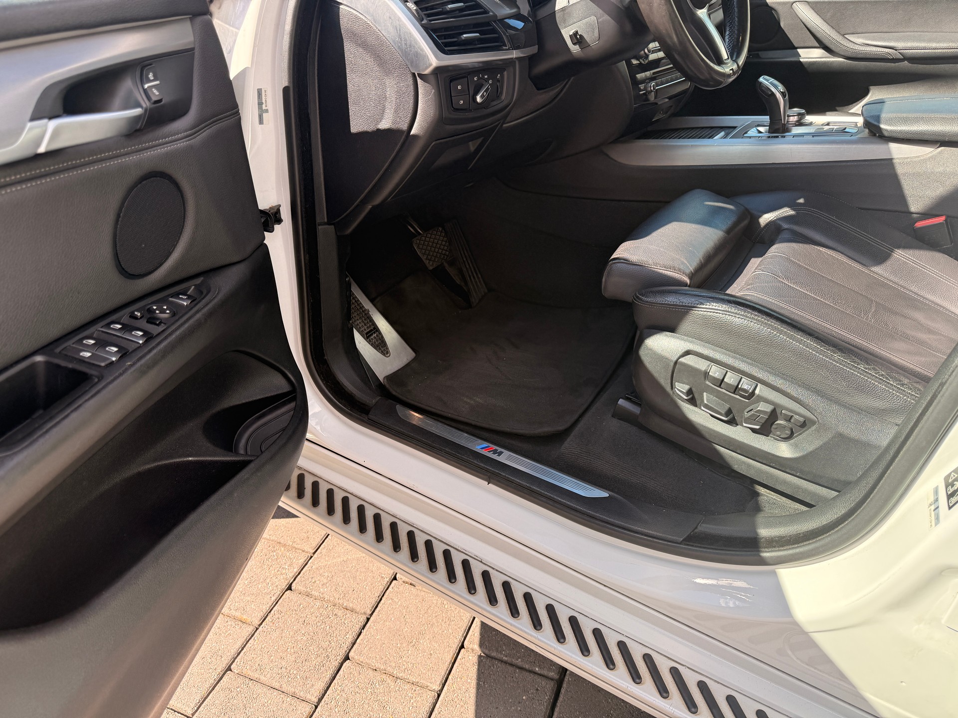 BMW X5 xDrive 30d Steptronic M Sport-image-14