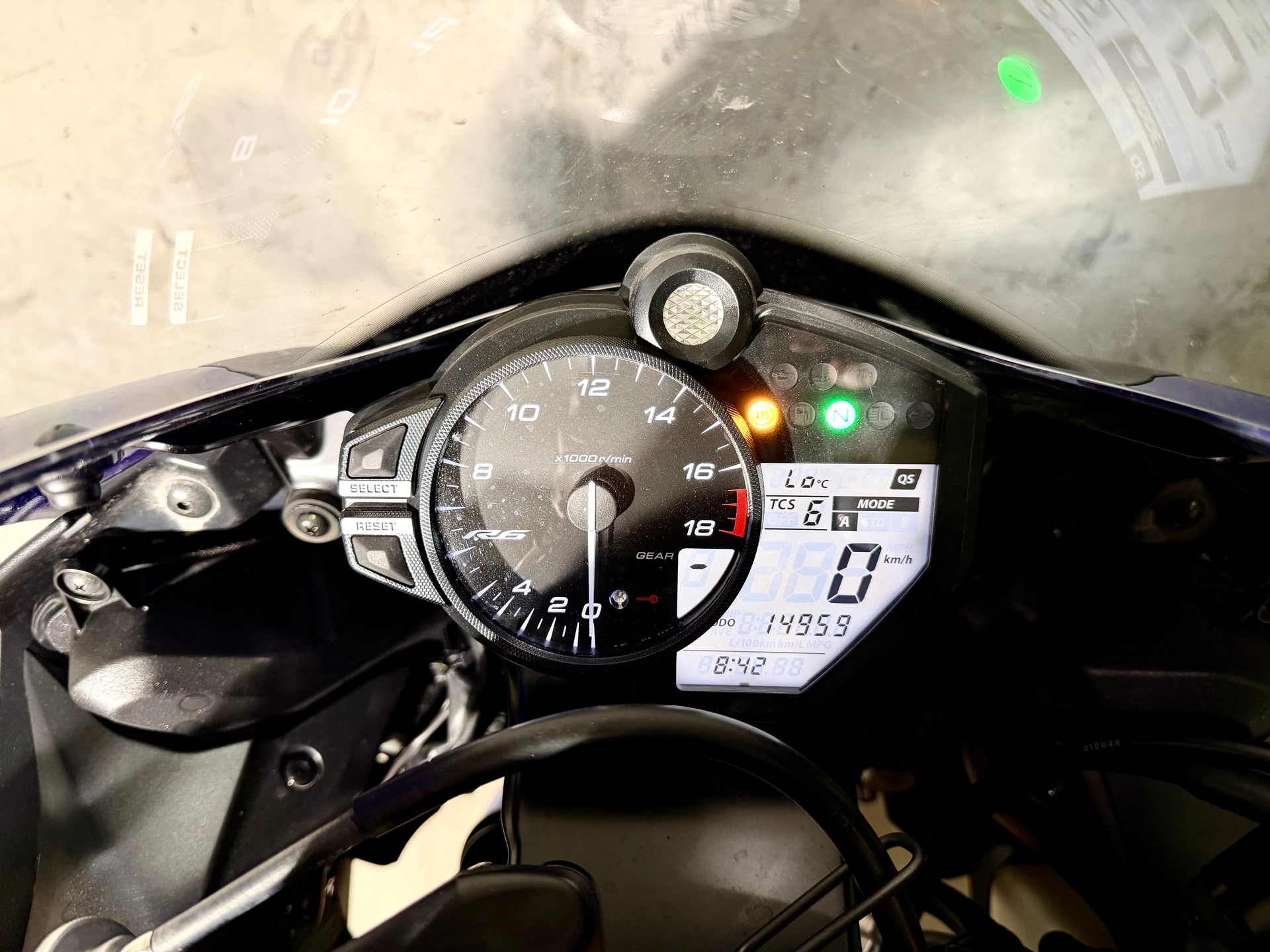 YAMAHA YZF-R6-image-6