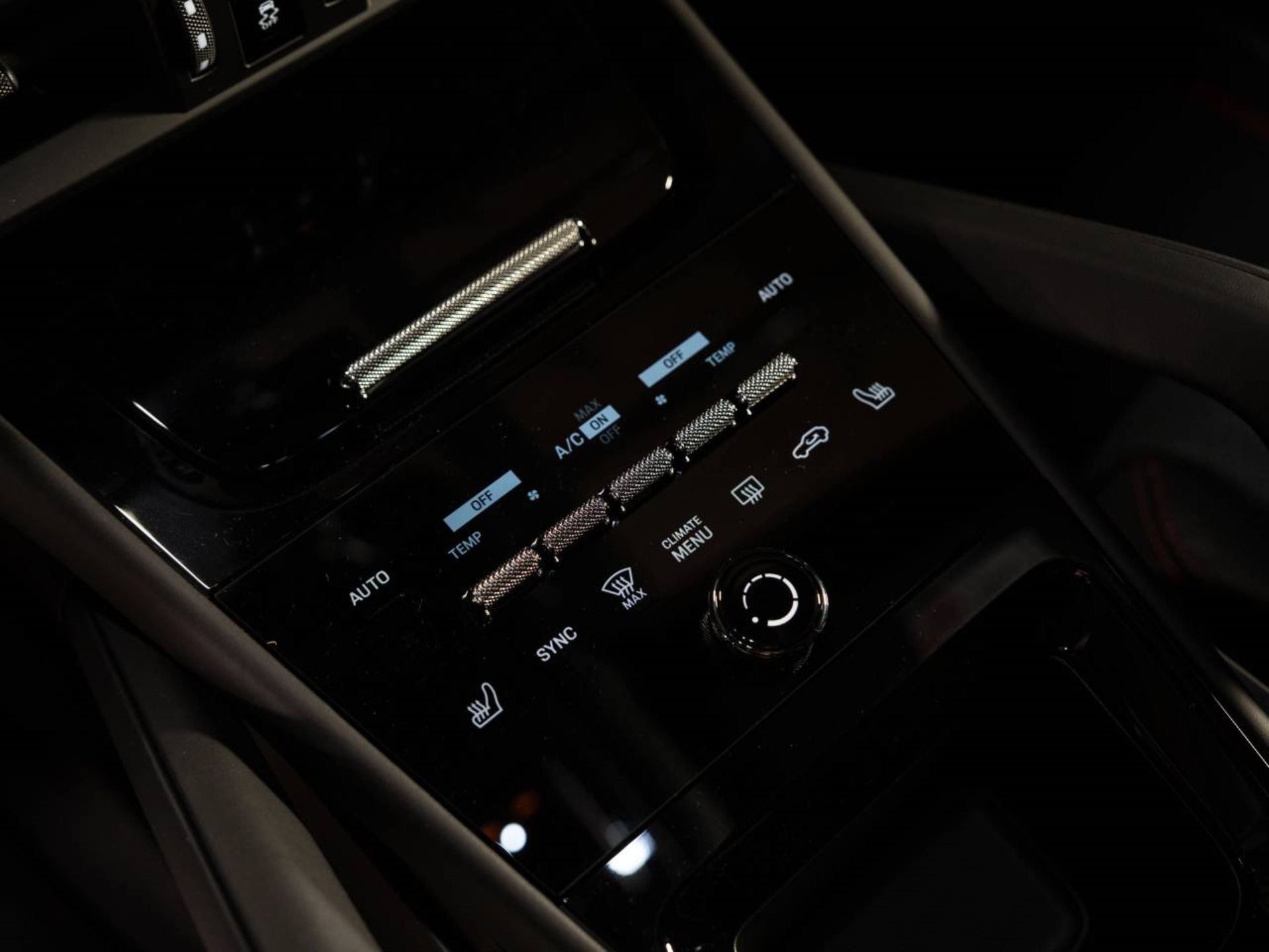 PORSCHE Cayenne GTS Coupé-image-18