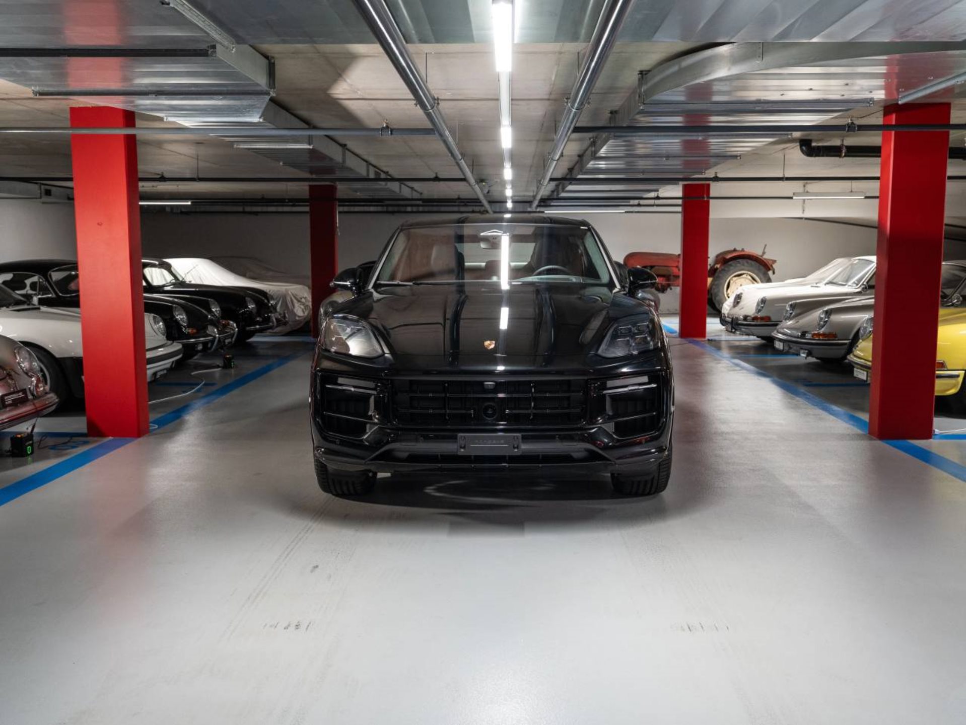 PORSCHE Cayenne GTS Coupé-showroom-element-1