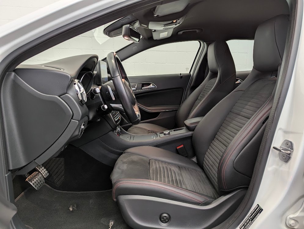 MERCEDES-BENZ GLA 220 d AMG Line 4Matic 7G-DCT*CH-AUTO HARMAN/KARDON NAVI CAM VOLL-LED KEYLESS MEMORY ELEKTR.HECK*-showroom-element-3
