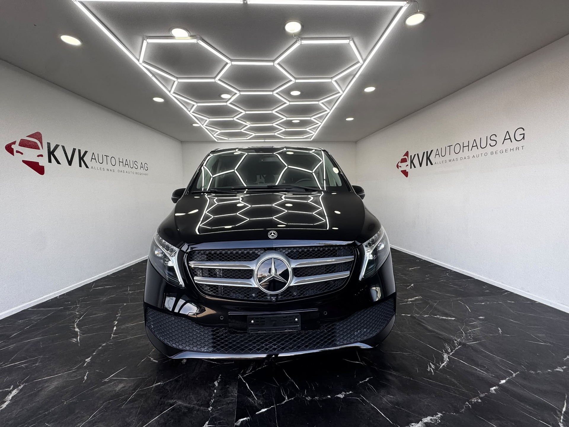 MERCEDES-BENZ V 250 d lang Avantgarde 4Matic G-Tronic | 2x Elektr. Schiebetüren | 10 Jahre Gratis-Service | Werksgarantie |-showroom-element-2