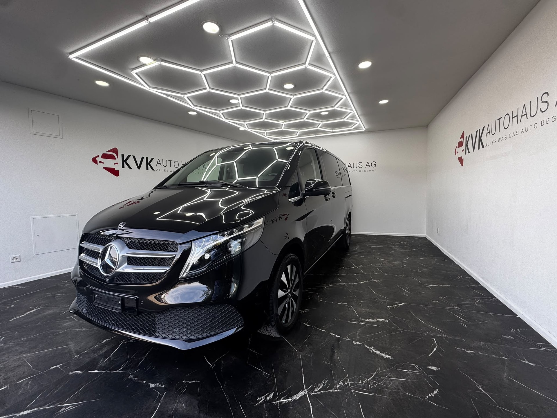 MERCEDES-BENZ V 250 d lang Avantgarde 4Matic G-Tronic | 2x Elektr. Schiebetüren | 10 Jahre Gratis-Service | Werksgarantie |-showroom-element-1