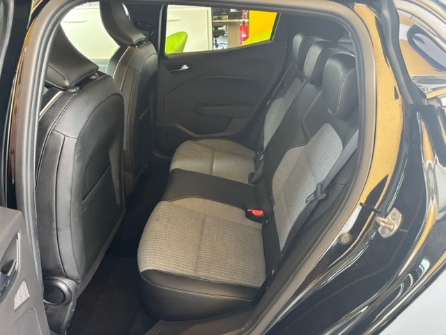 RENAULT Clio 1.0 Techno X-Tronic-image-9