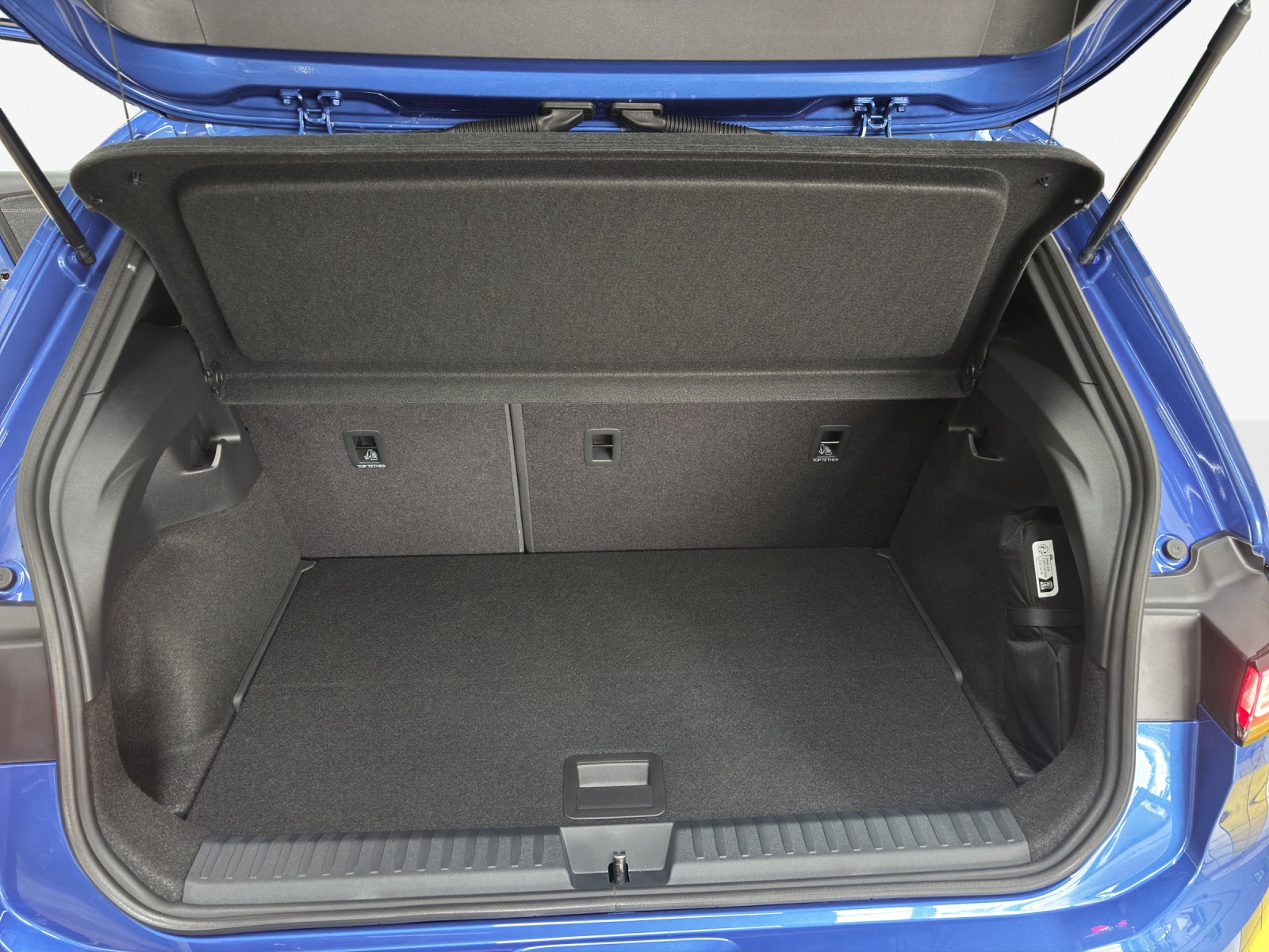 VW ID.Polo 52 kWh Style Edition One Plus-image-12