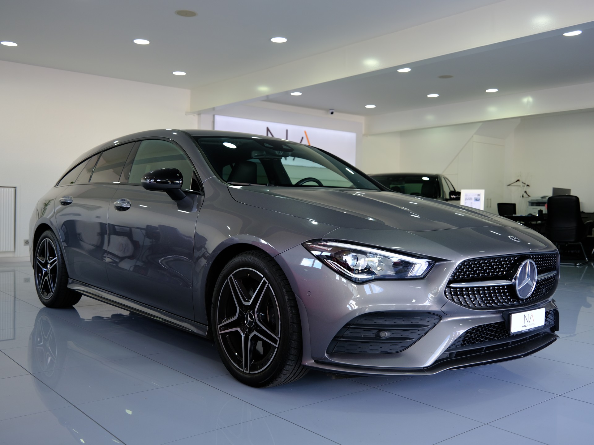 MERCEDES-BENZ CLA Shooting Brake 250 4Matic 7G-DCT AMG Line-showroom-element-1