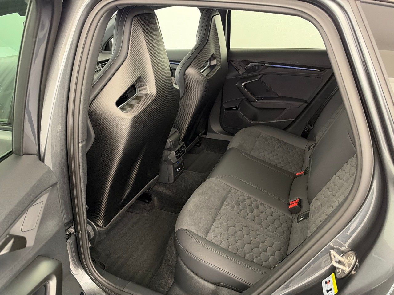 AUDI RS3 Sportback 2.5 TSI quattro S-tronic-image-5